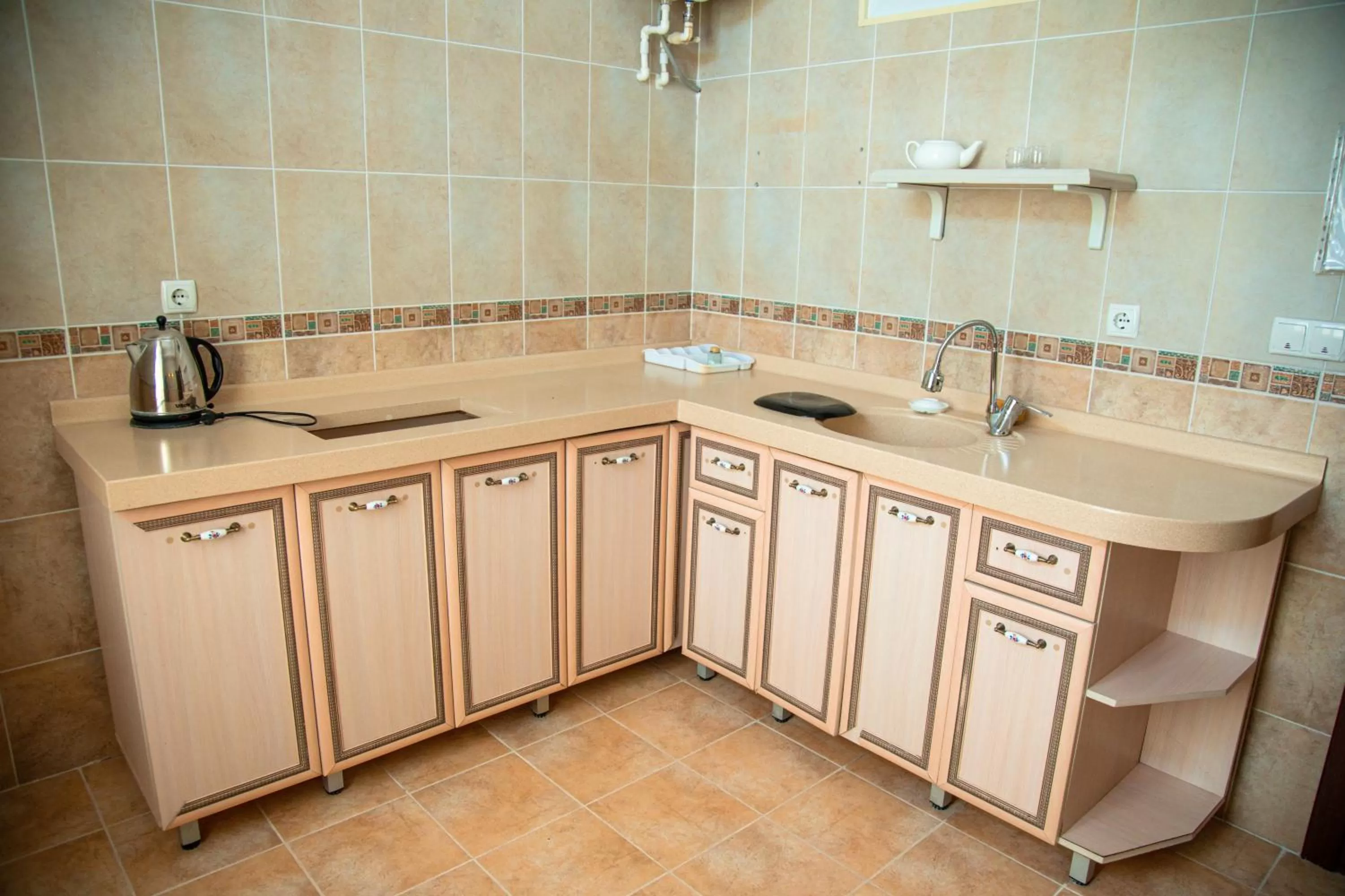 kitchen, Bathroom in Armon Apart Hotel