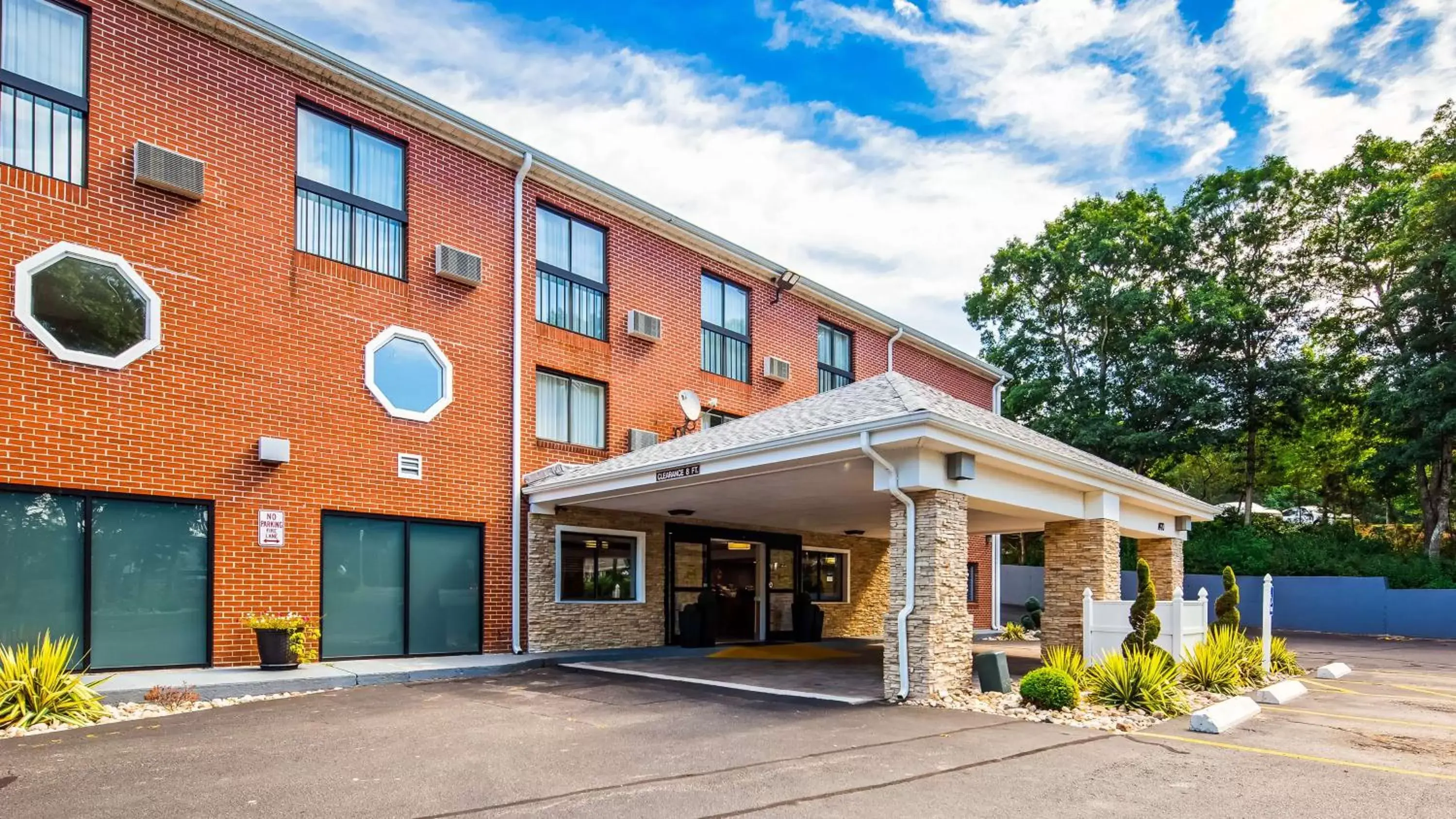 Property Building in Best Western Cape Cod Hotel