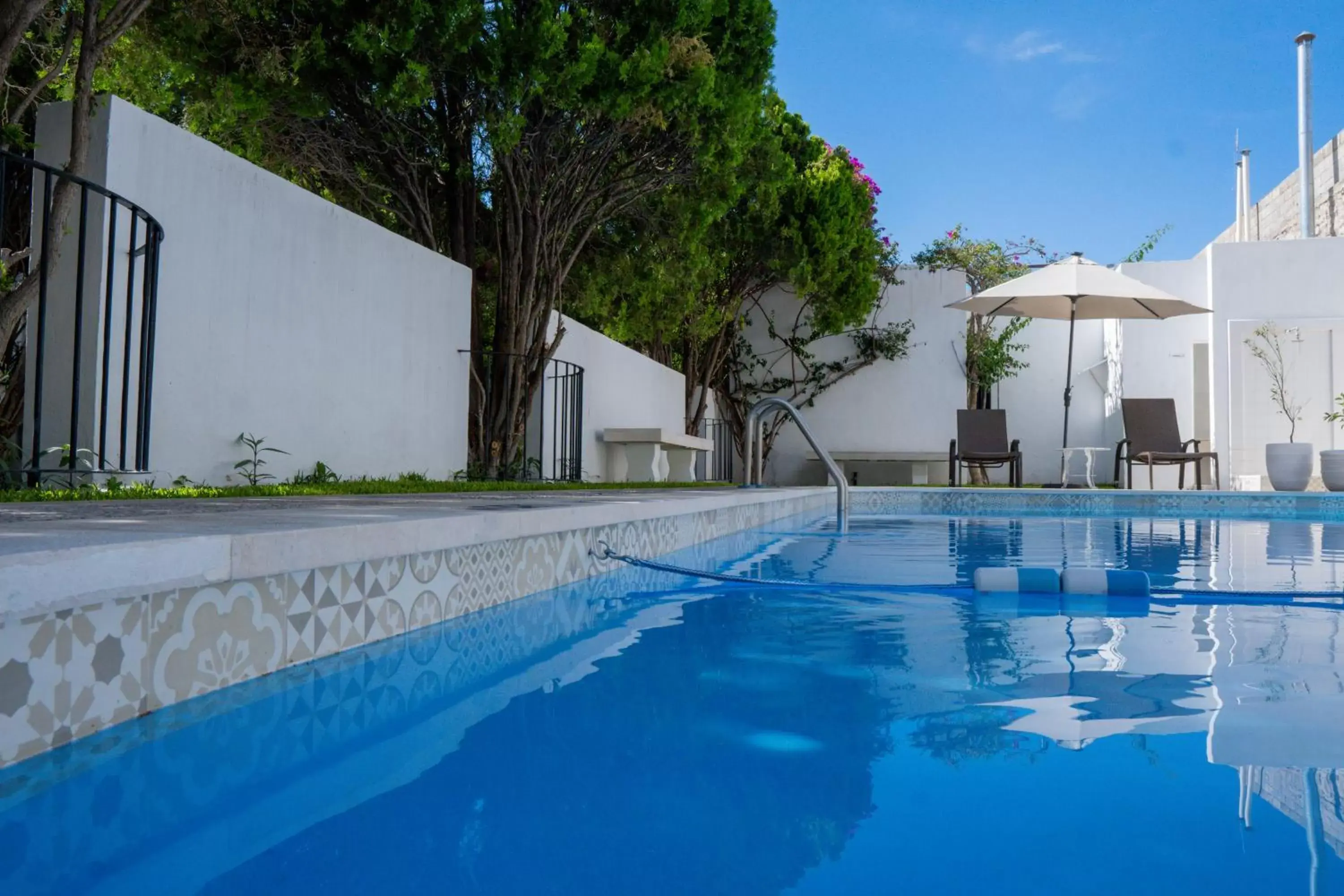 Swimming Pool in Hotel El Farol