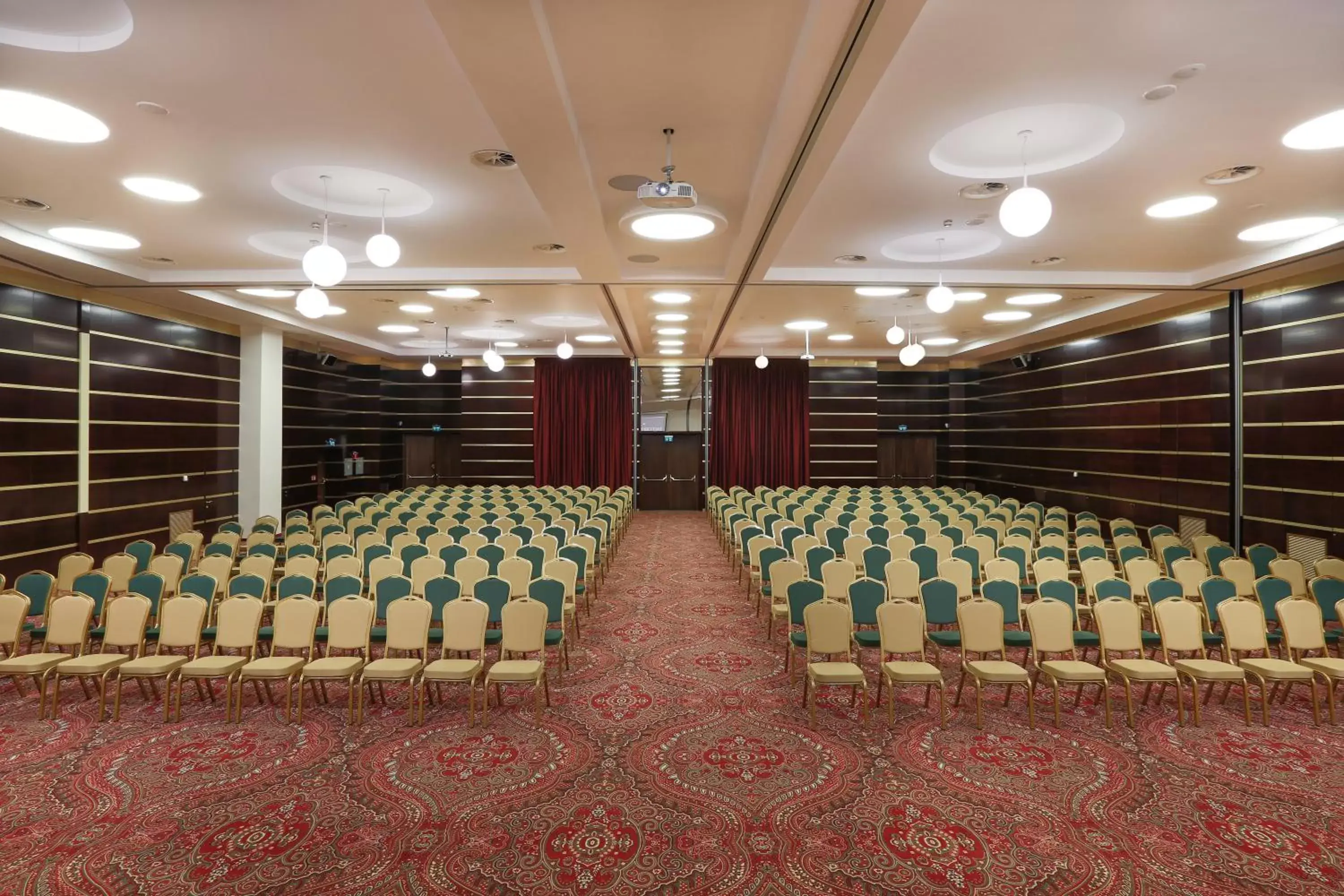 Business facilities, Banquet Facilities in Hotel International Iasi