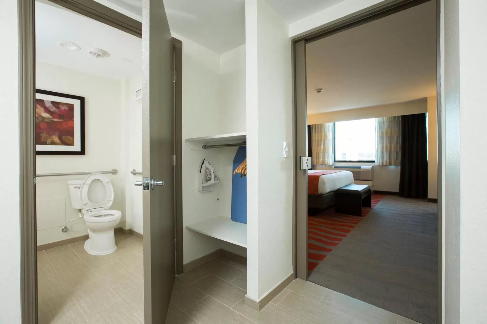 One-Bedroom King Suite in Holiday Inn Houston S - NRG Area - Med Ctr, an IHG Hotel