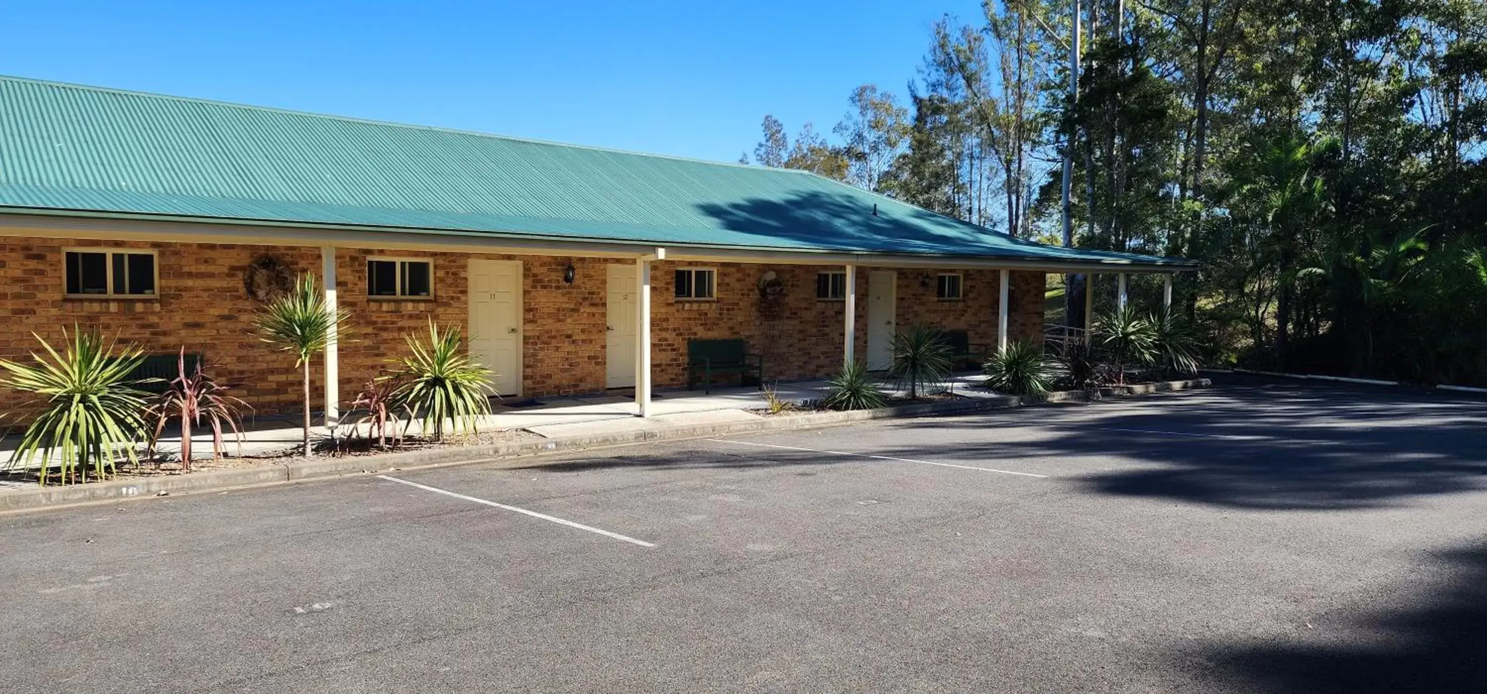 Property Building in Golf Club Motor Inn Wingham