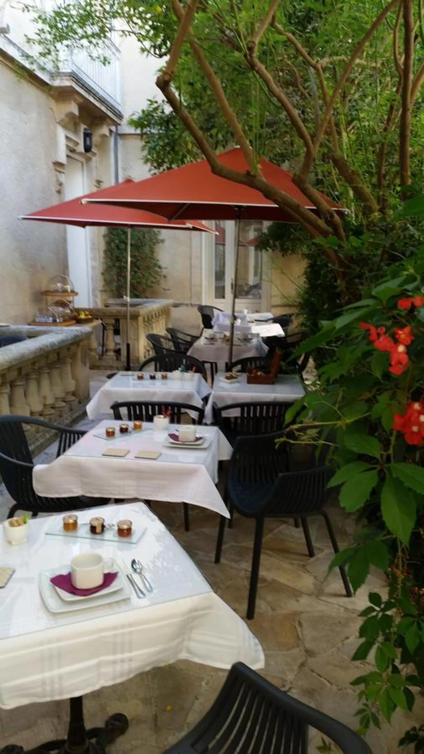 Restaurant/places to eat in Hôtel du Parc