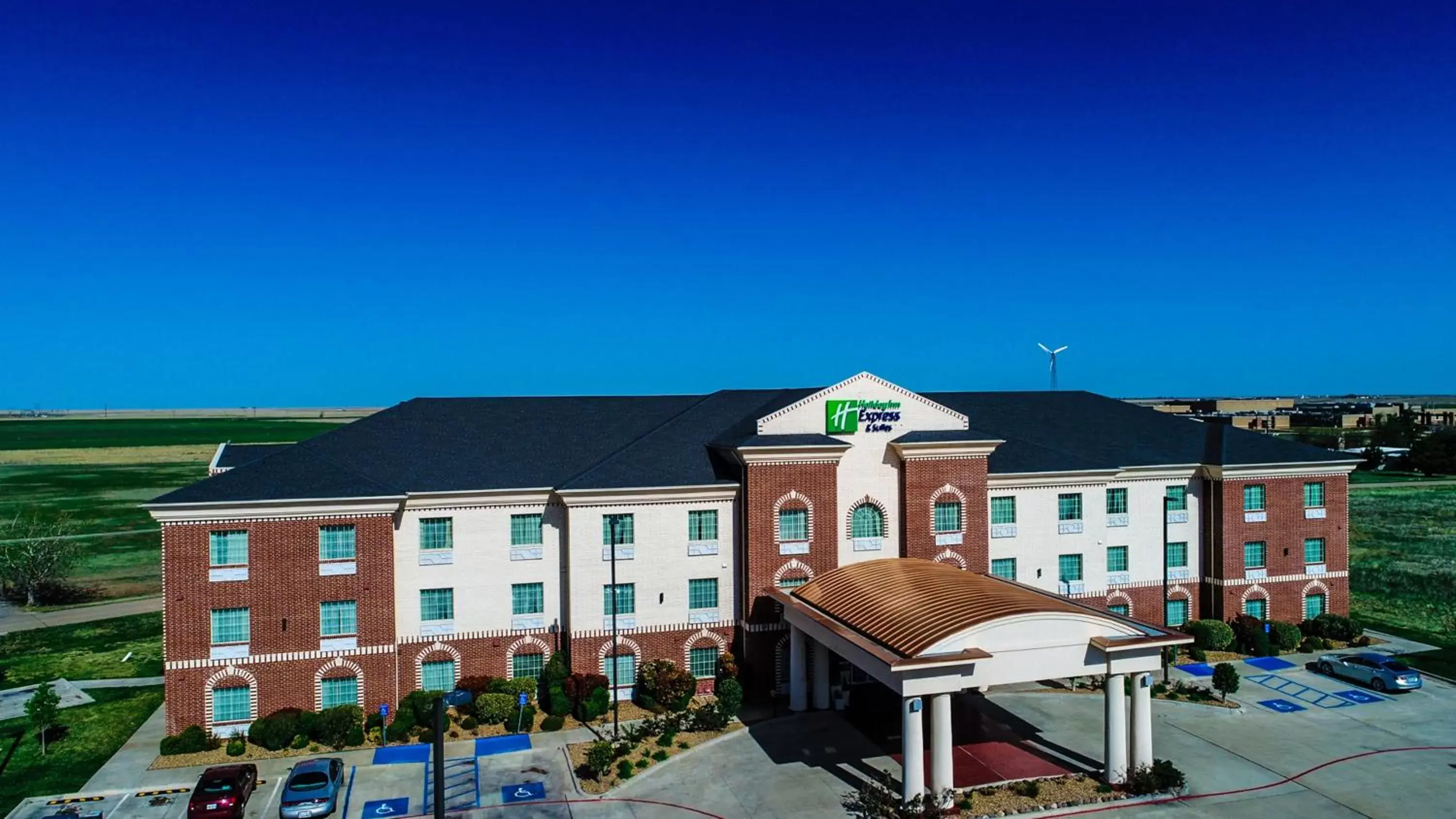 Property Building in Holiday Inn Express Hotel & Suites Pampa, an IHG Hotel