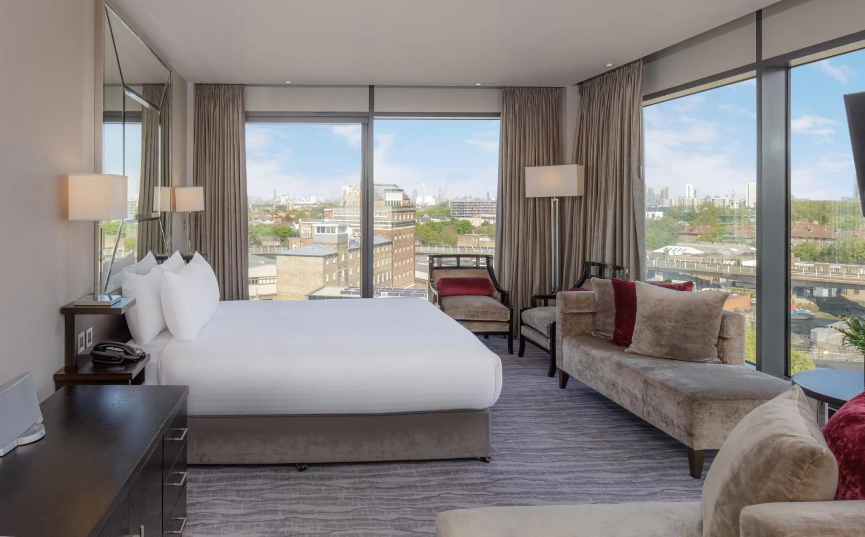 View (from property/room), Bed in Doubletree By Hilton London - Greenwich