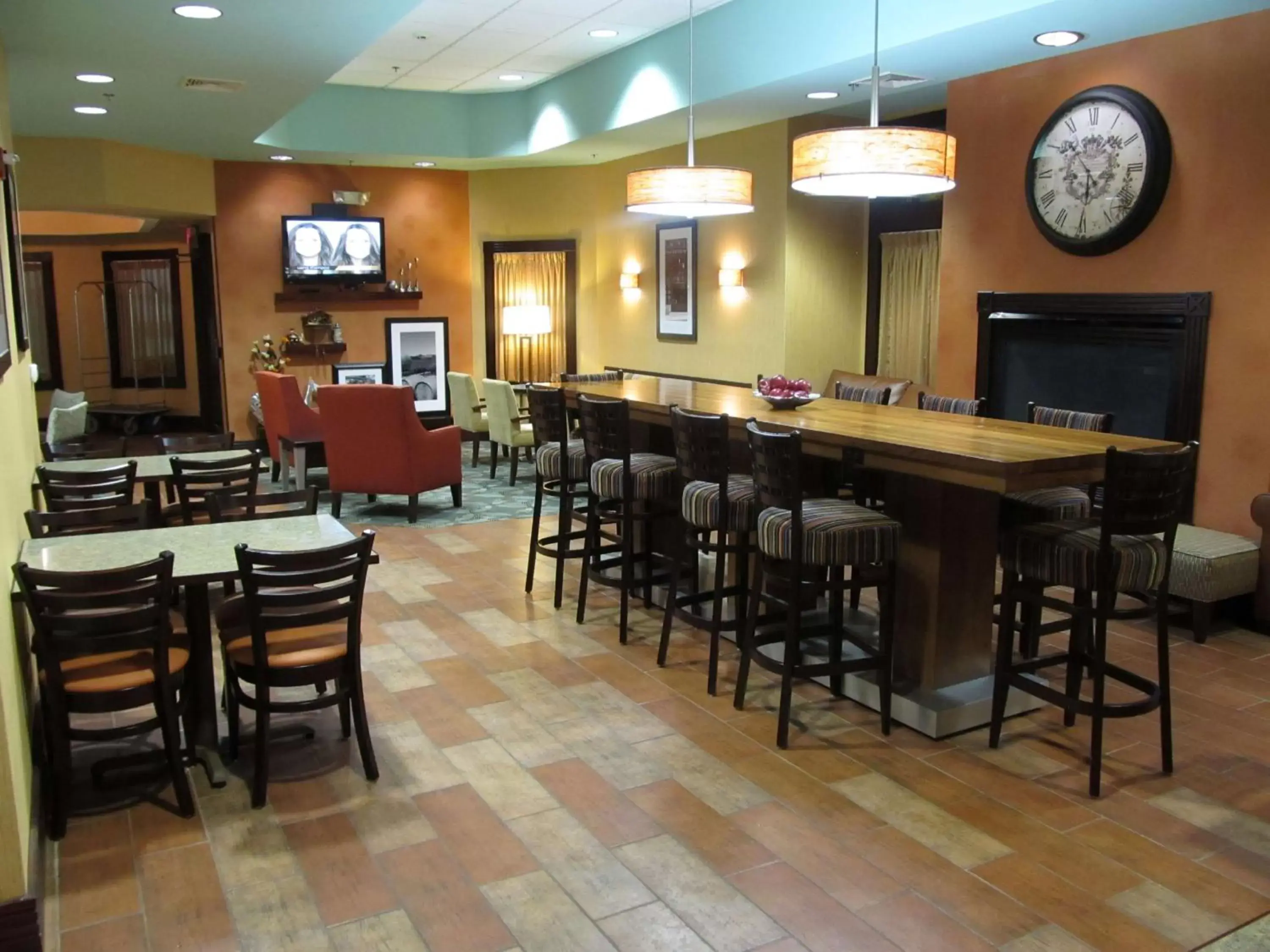 Lobby or reception, Restaurant/Places to Eat in Hampton Inn Birch Run