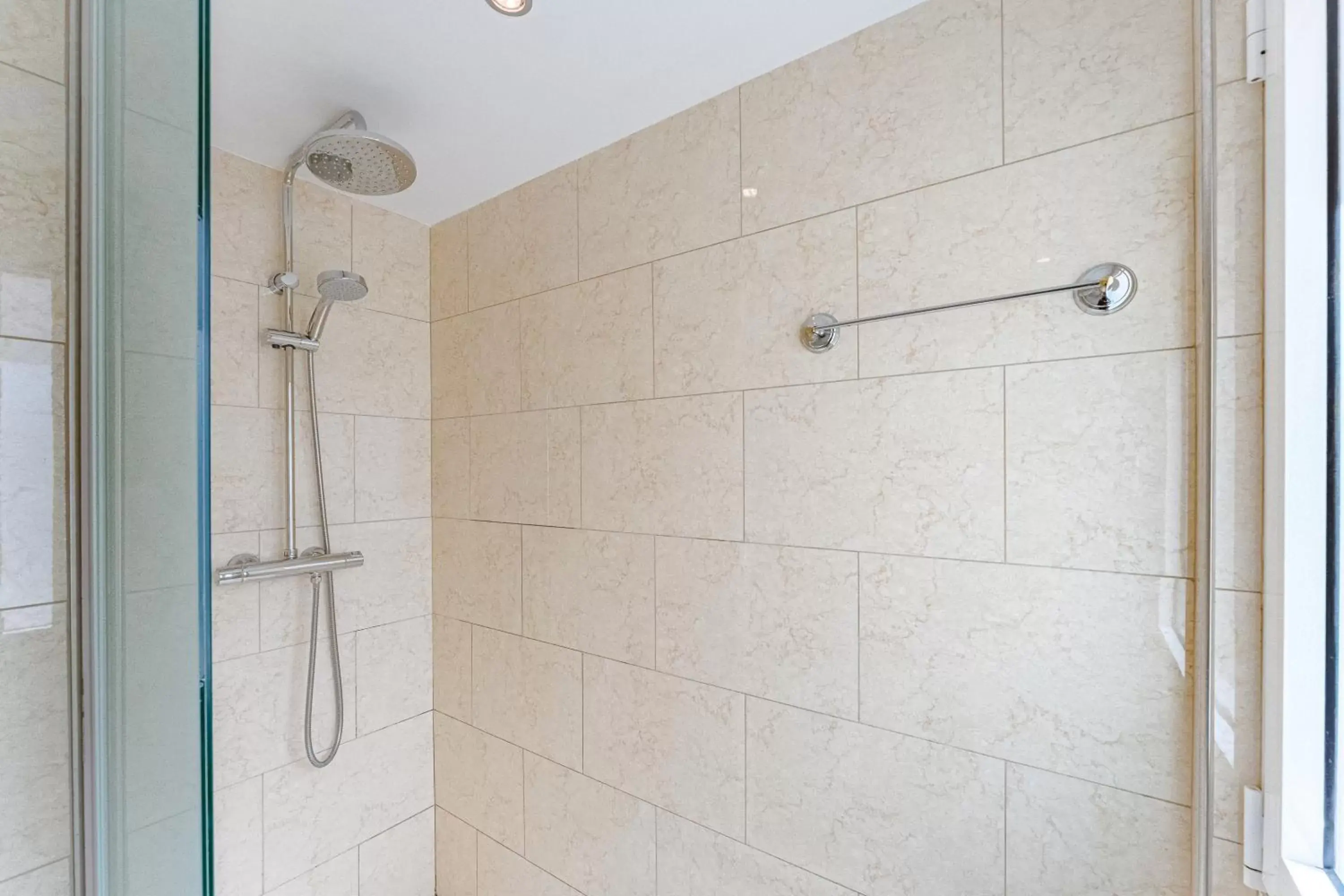 Bathroom in Flamingo Suites Boutique Hotel