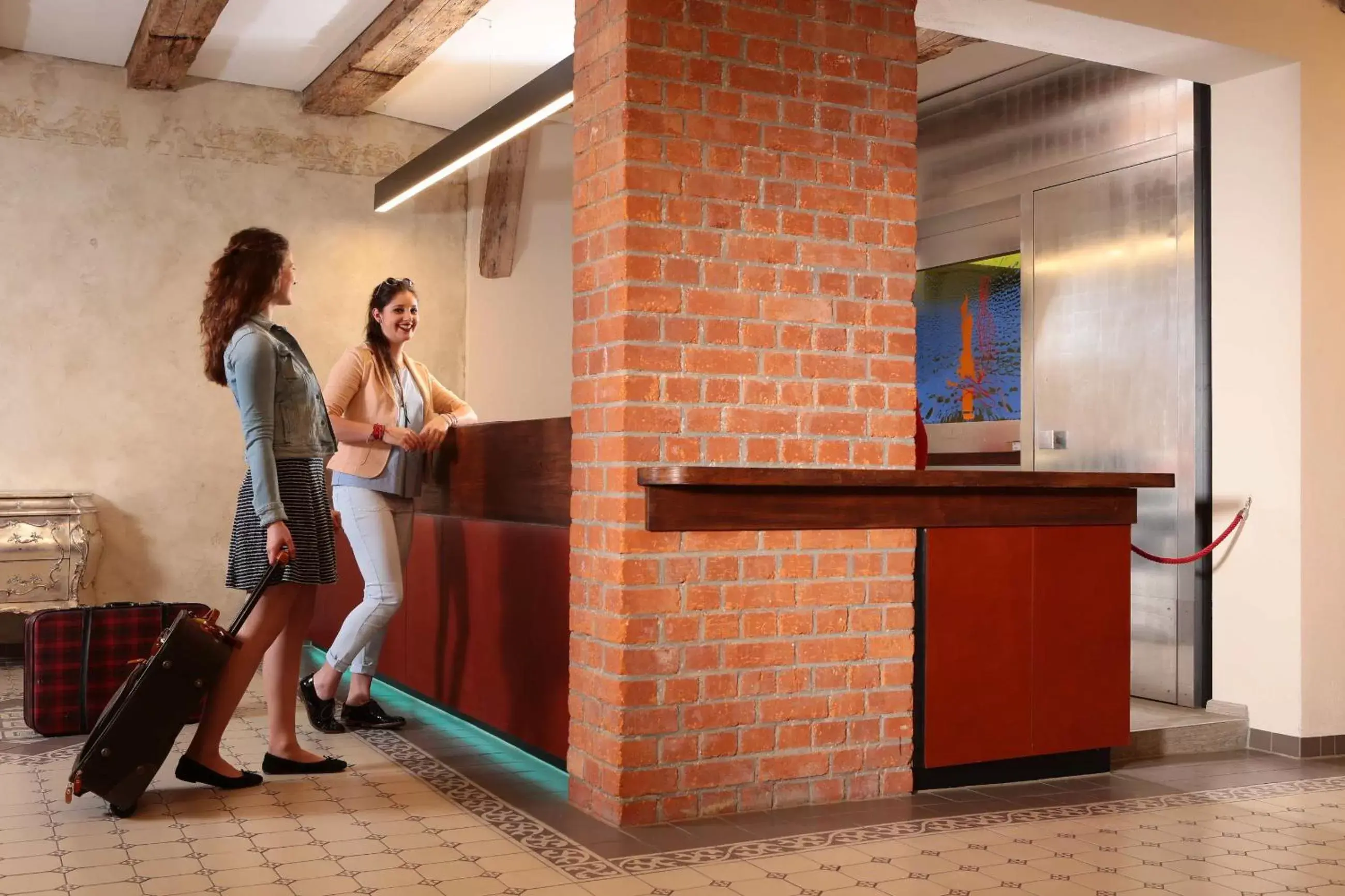 Lobby or reception in Hotel Münchner Hof und Blauer Turm