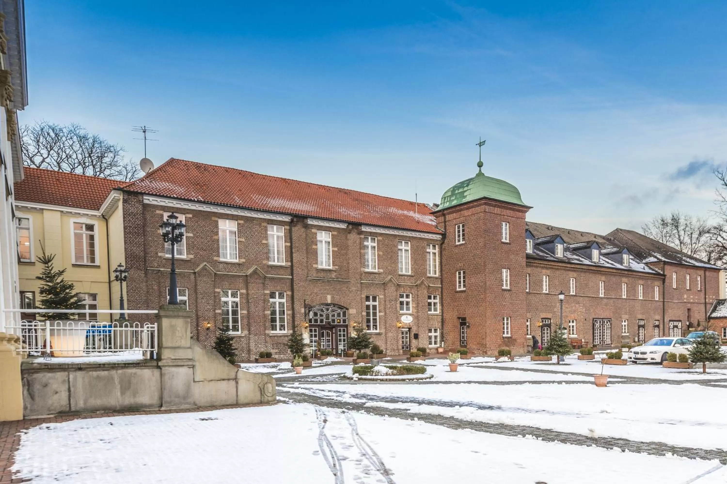 Facade/entrance in Schlosshotel Westerholt