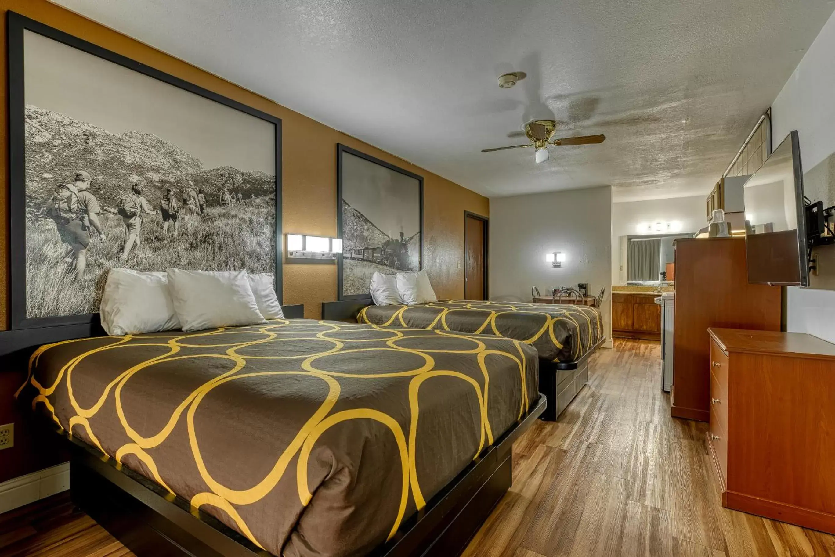 Suite with Two Queen Beds - Full Kitchen in Super 8 by Wyndham Alamosa