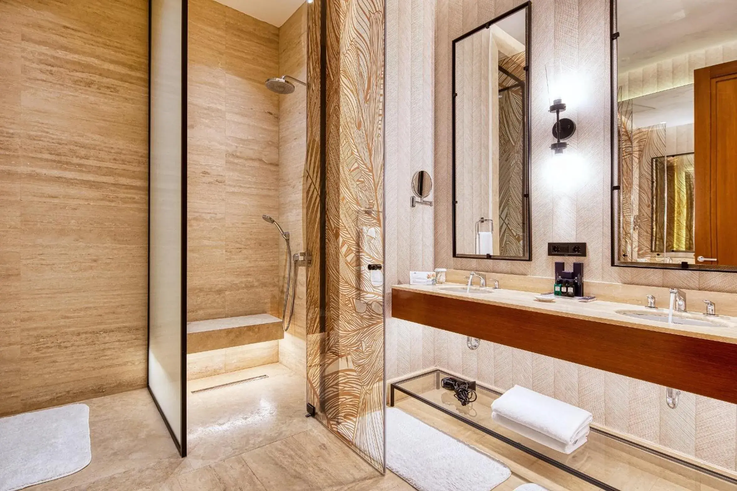Shower, Bathroom in Kaya Palazzo Golf Resort