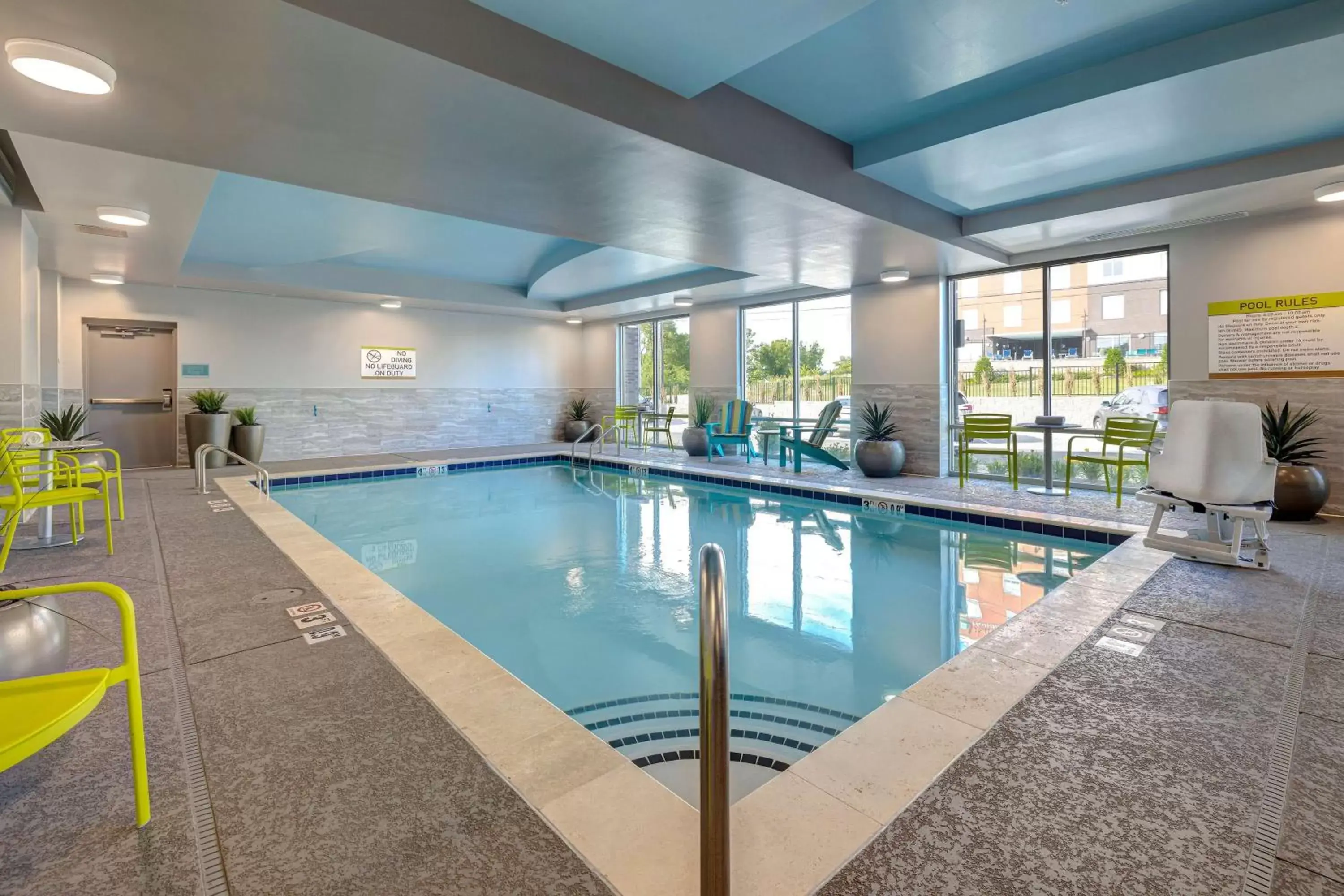 Swimming Pool in Home2 Suites By Hilton Nashville Downtown-Metrocenter
