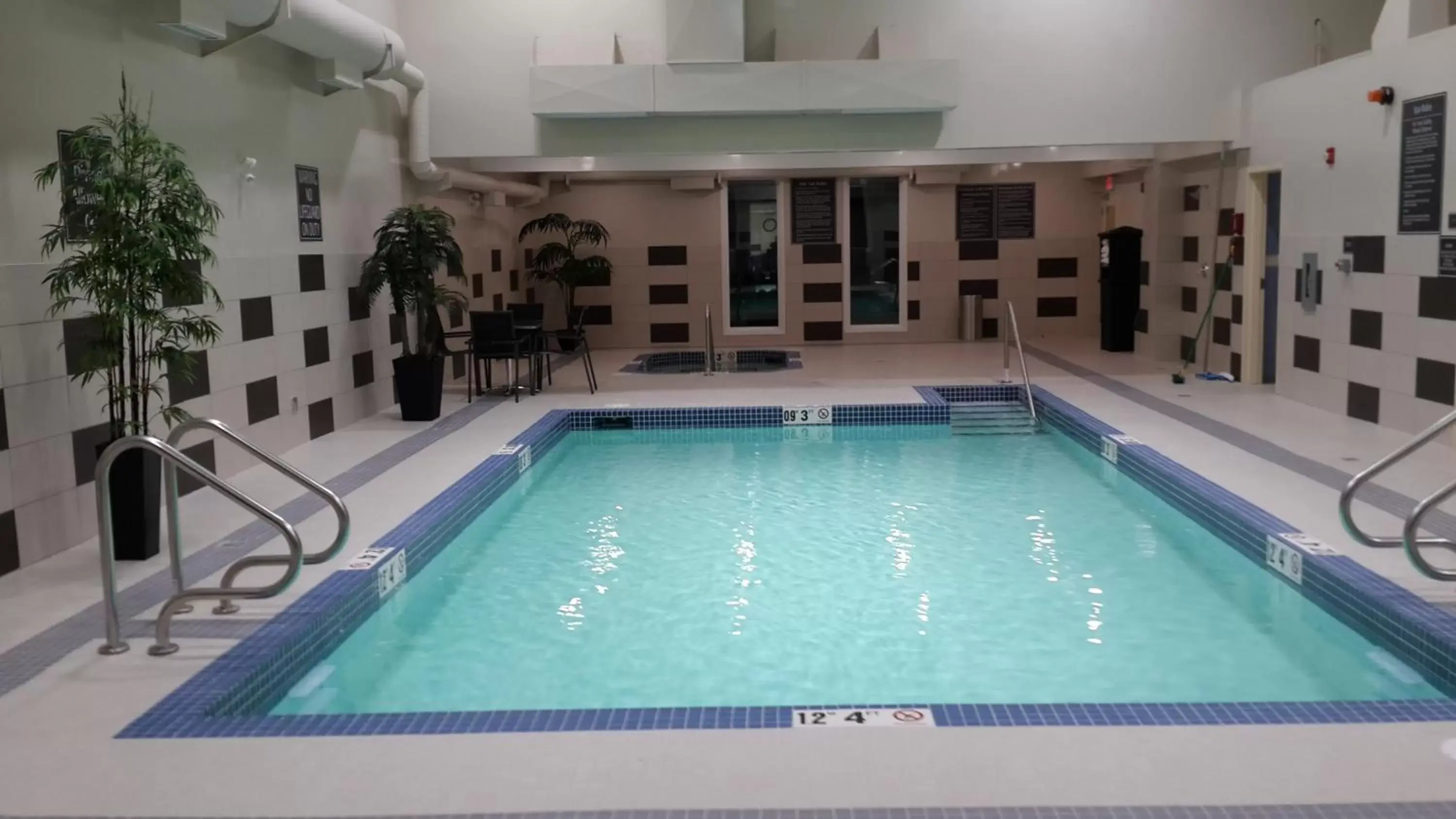 , Swimming Pool in Best Western PLUS Fort Saskatchewan Inn & Suites