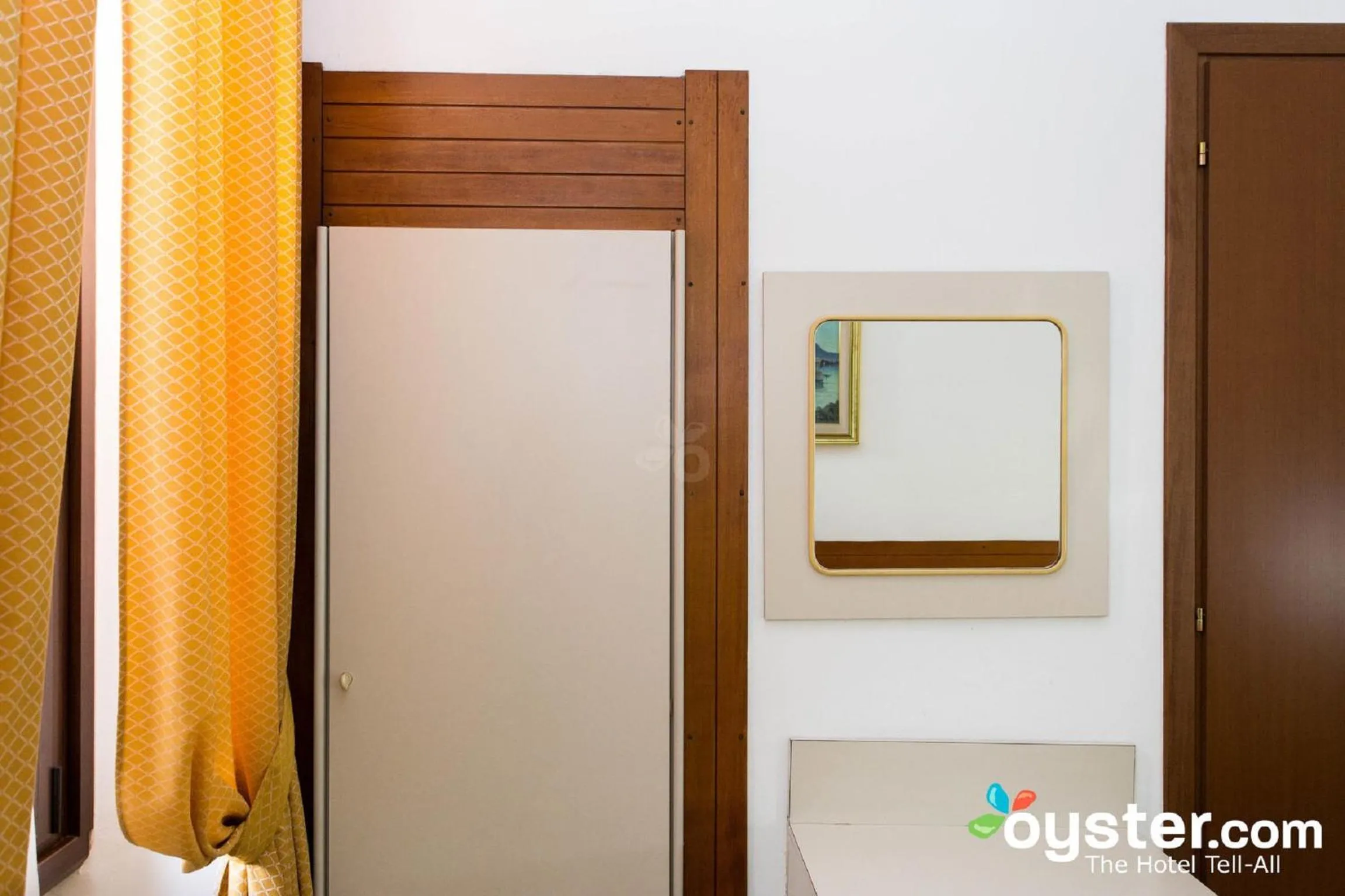 Economy Triple Room in Piccolo Hotel