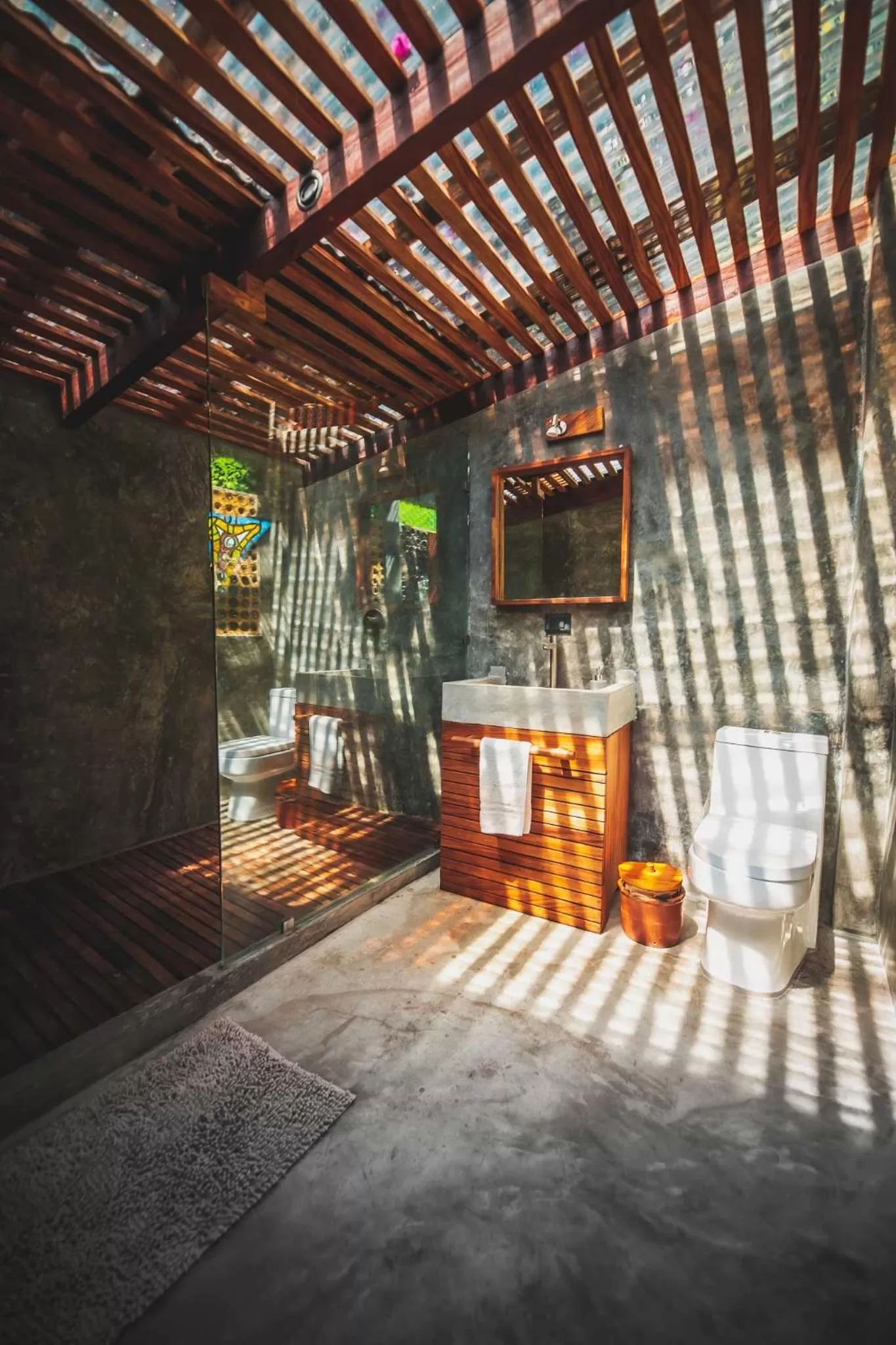 Bathroom in Lush Atitlán