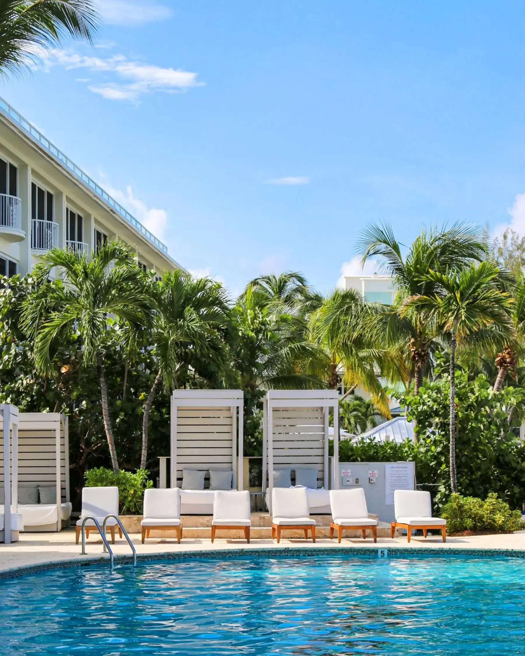 Pool view, Swimming Pool in Grand Cayman Marriott Resort