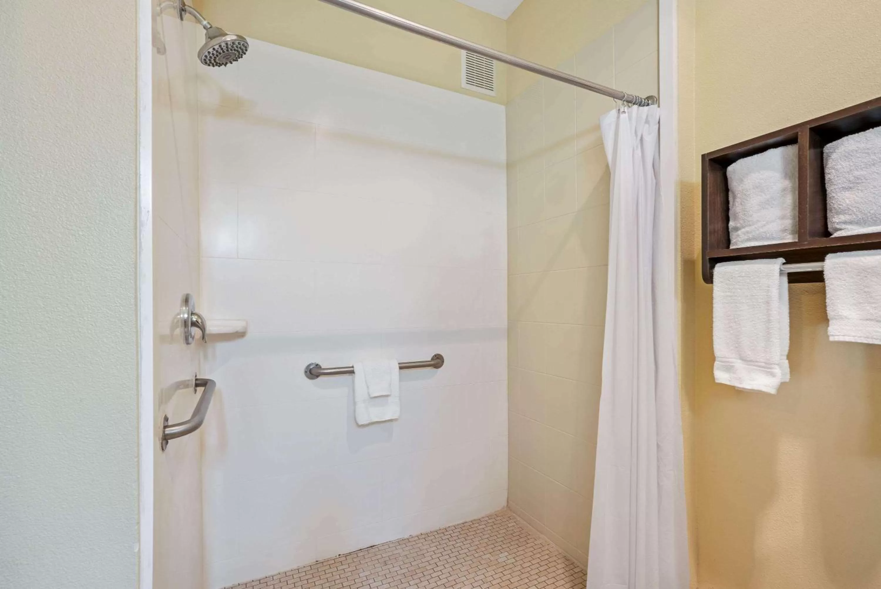 Shower in La Quinta by Wyndham Boise Airport