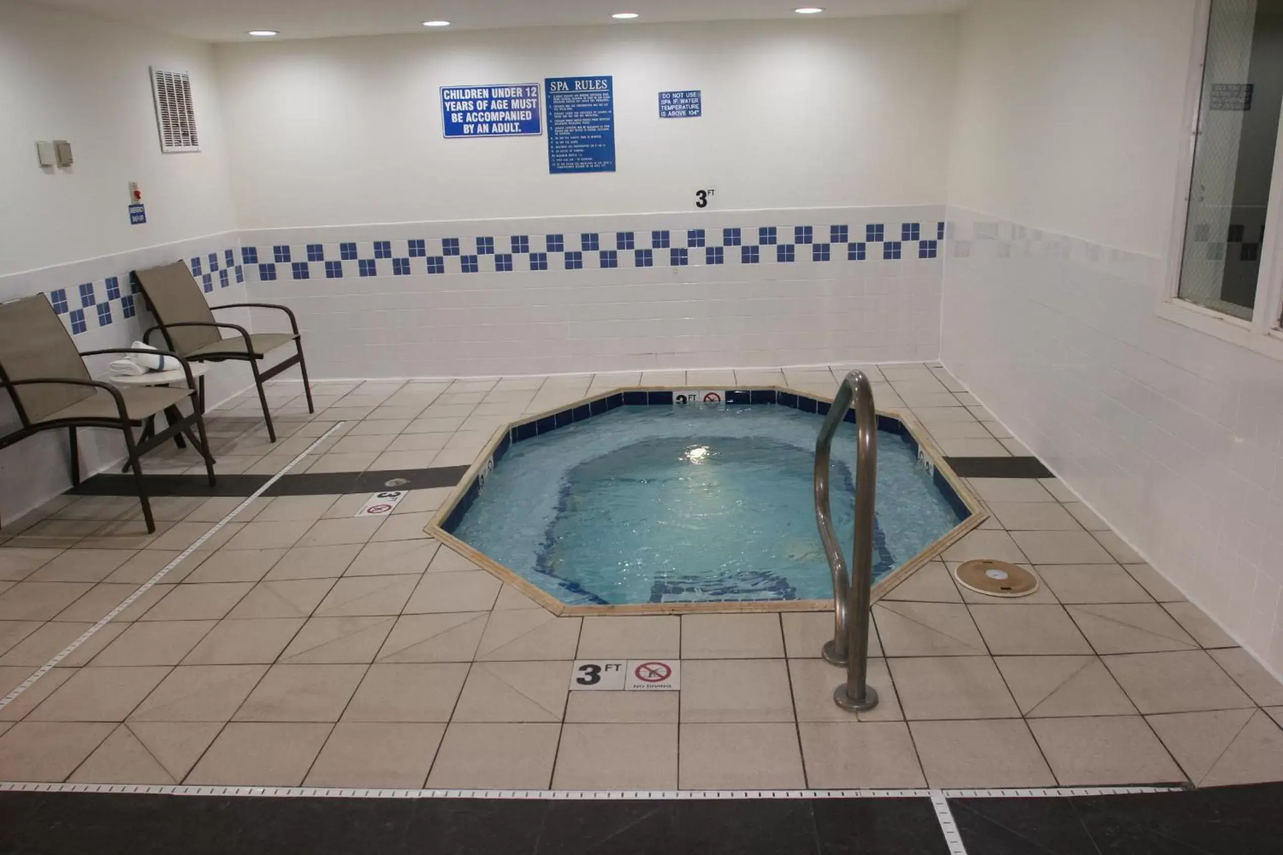 Hot Tub, Swimming Pool in Comfort Inn Wichita Falls near University