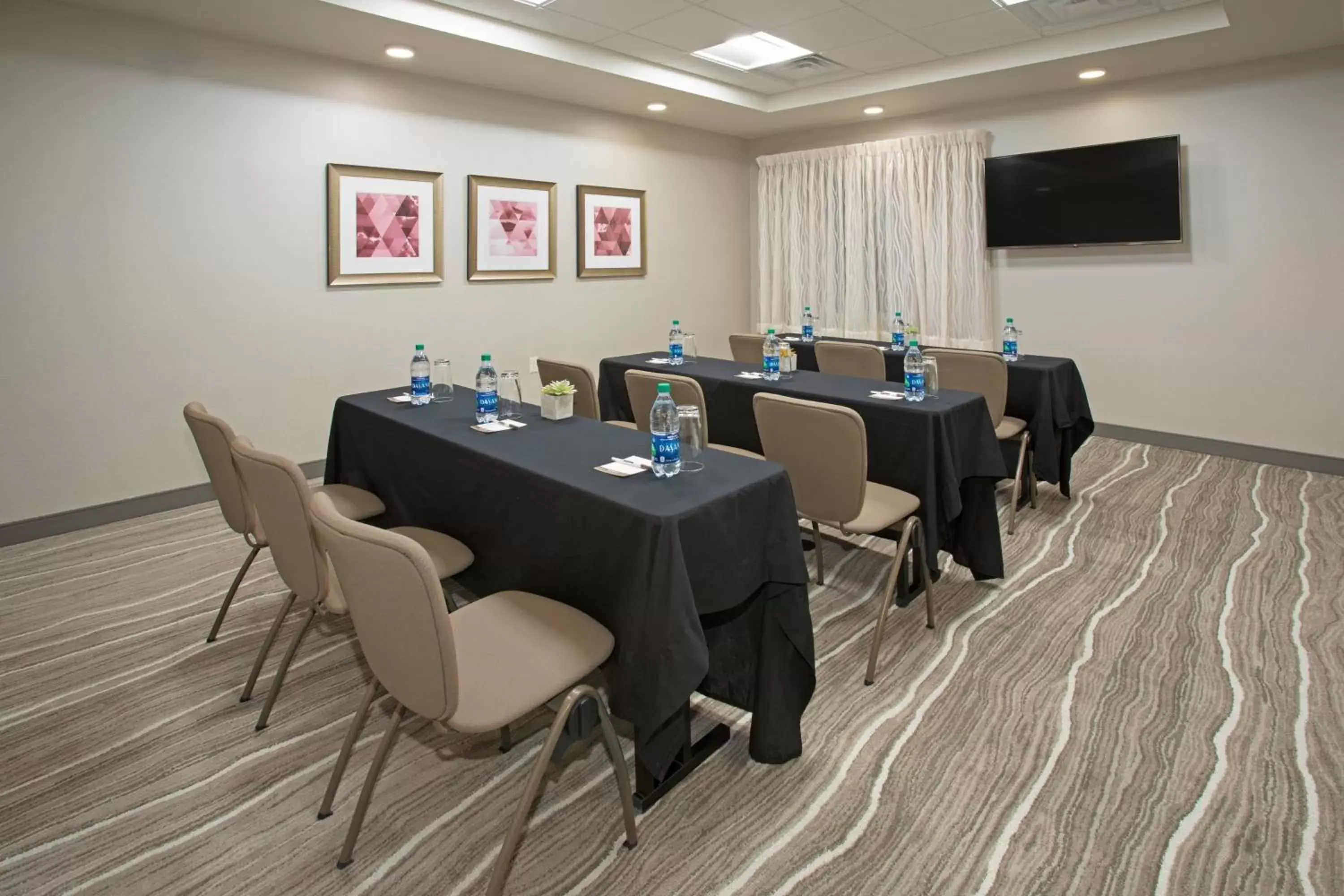 Meeting/conference room in Staybridge Suites Rapid City - Rushmore, an IHG Hotel