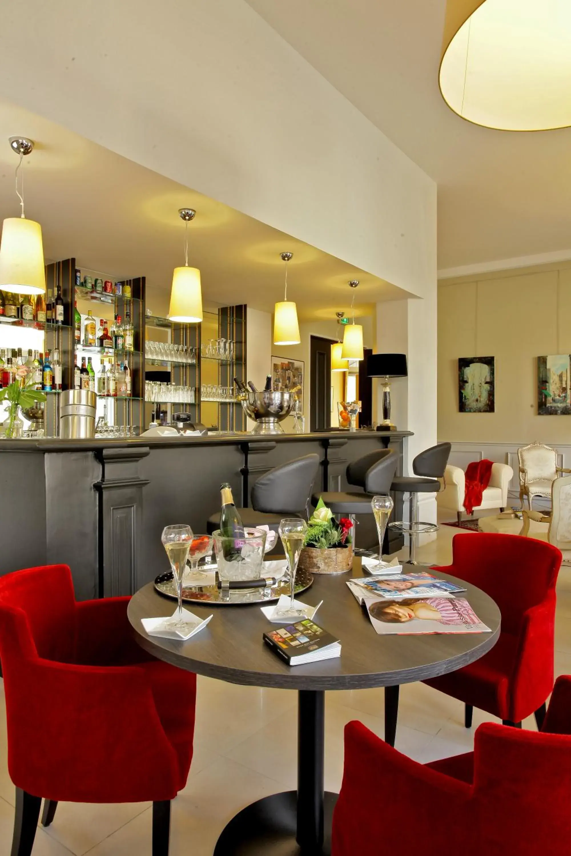Lounge or bar, Restaurant/Places to Eat in Best Western Le Renoir