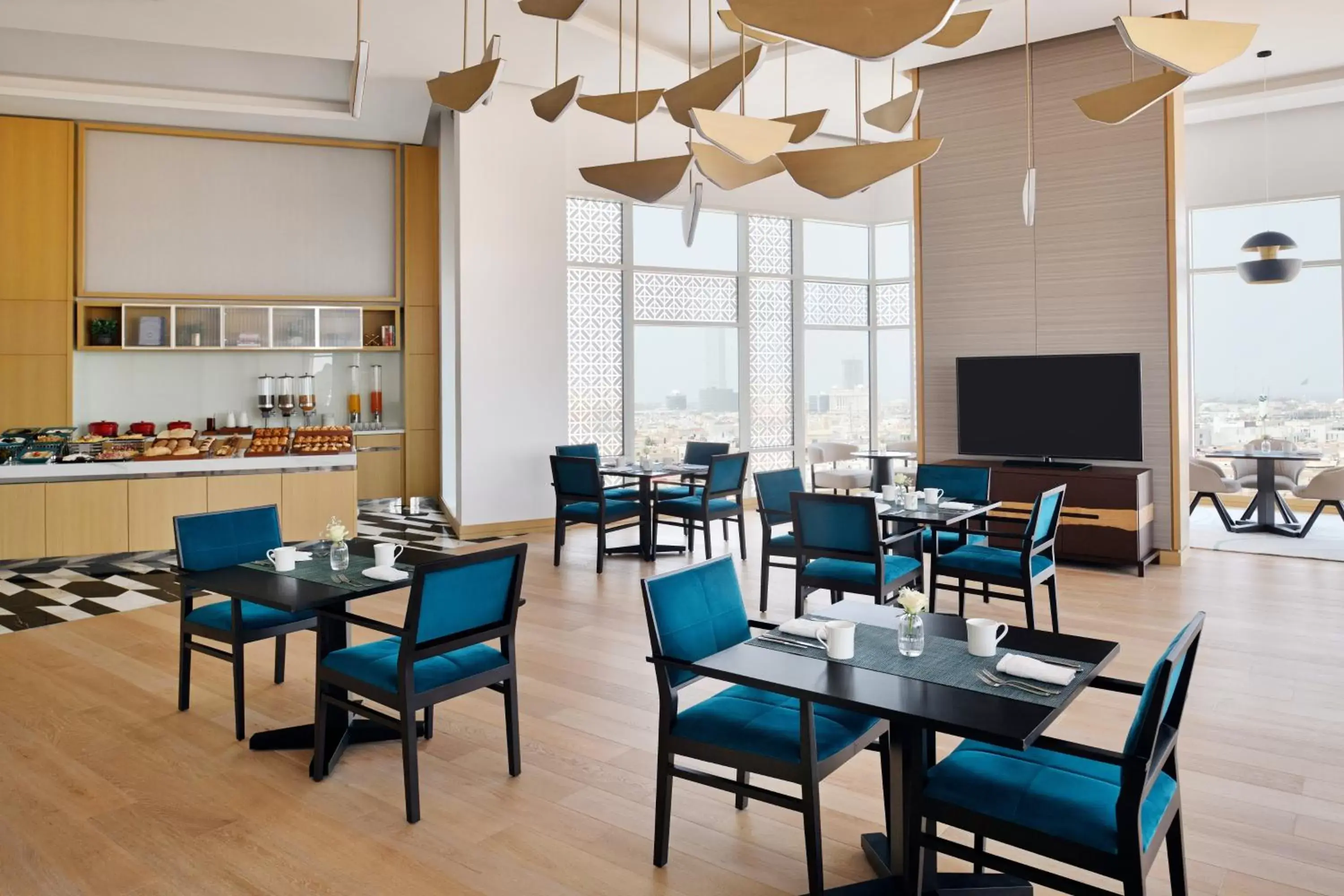 Lounge or bar in Crowne Plaza - Jeddah Al Salam by IHG Lounge or bar in Crowne Plaza - Jeddah Al Salam by IHG