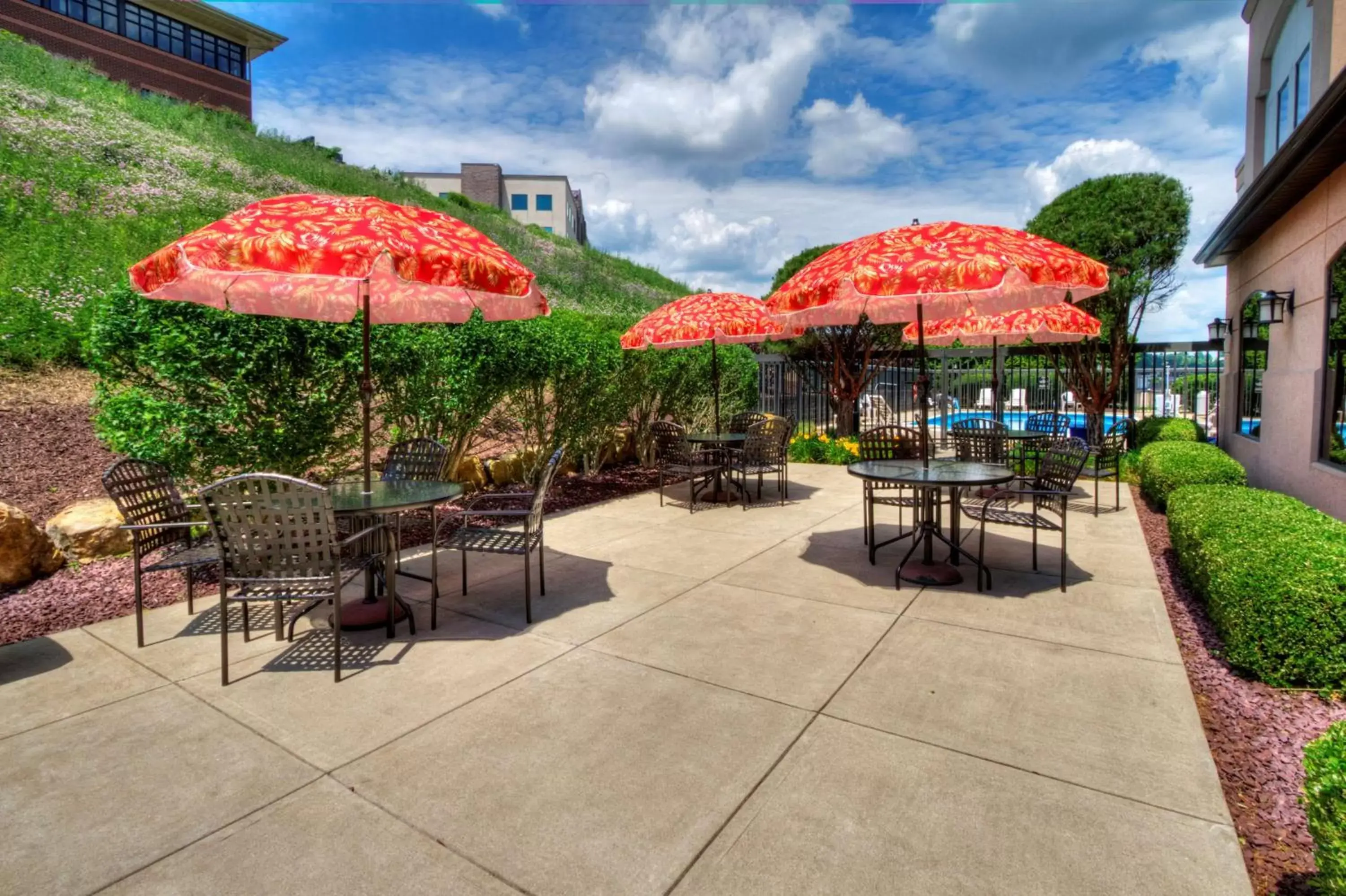 Patio in Hampton Inn Greensburg