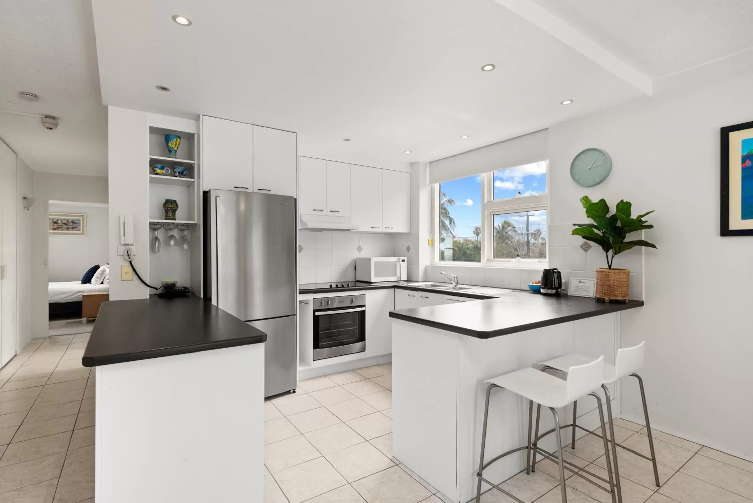 Deluxe One-Bedroom Apartment - Garden View in 84 The Spit Holiday Apartments Deluxe One-Bedroom Apartment - Garden View in 84 The Spit Holiday Apartments