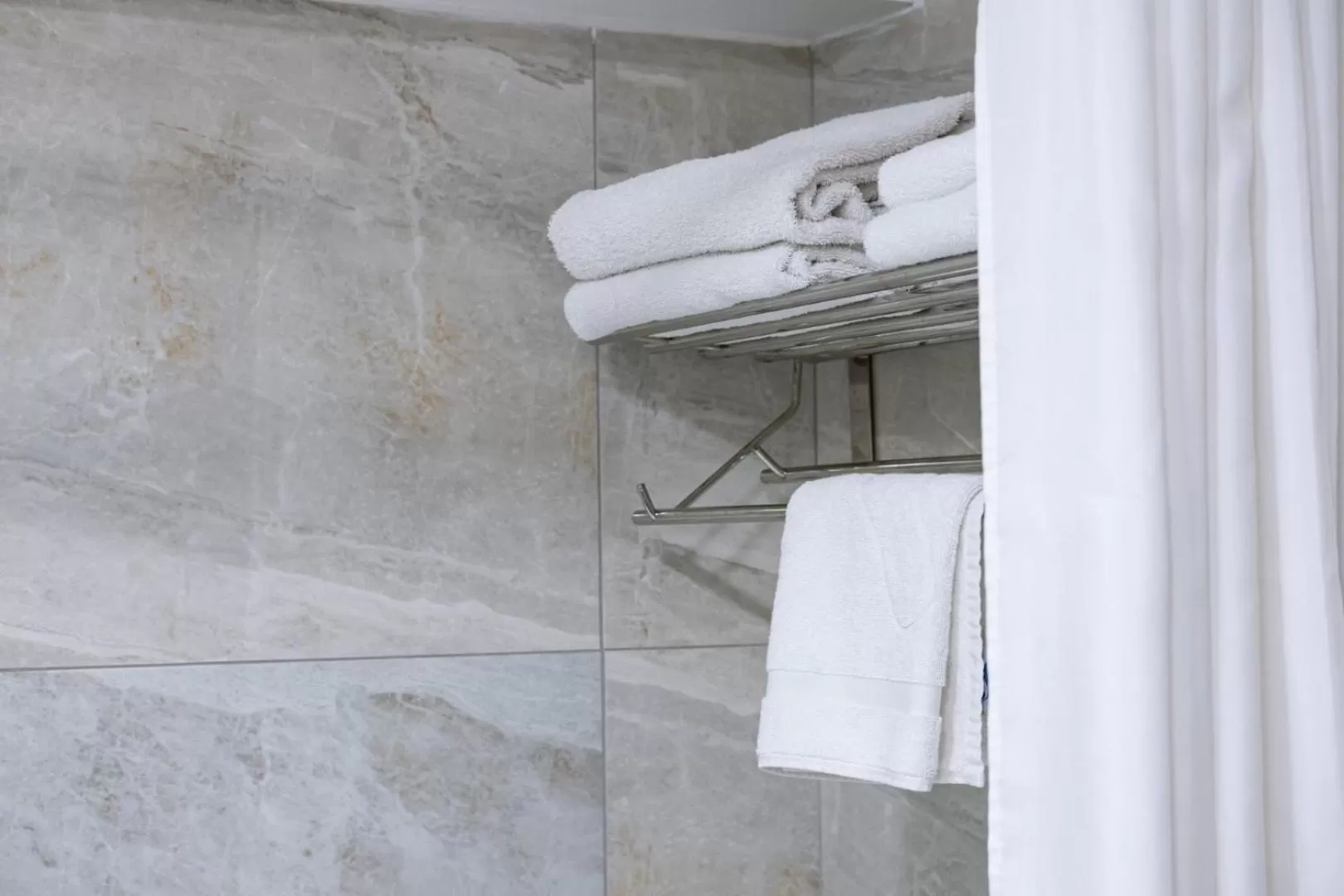 Livadhiotis City Hotel