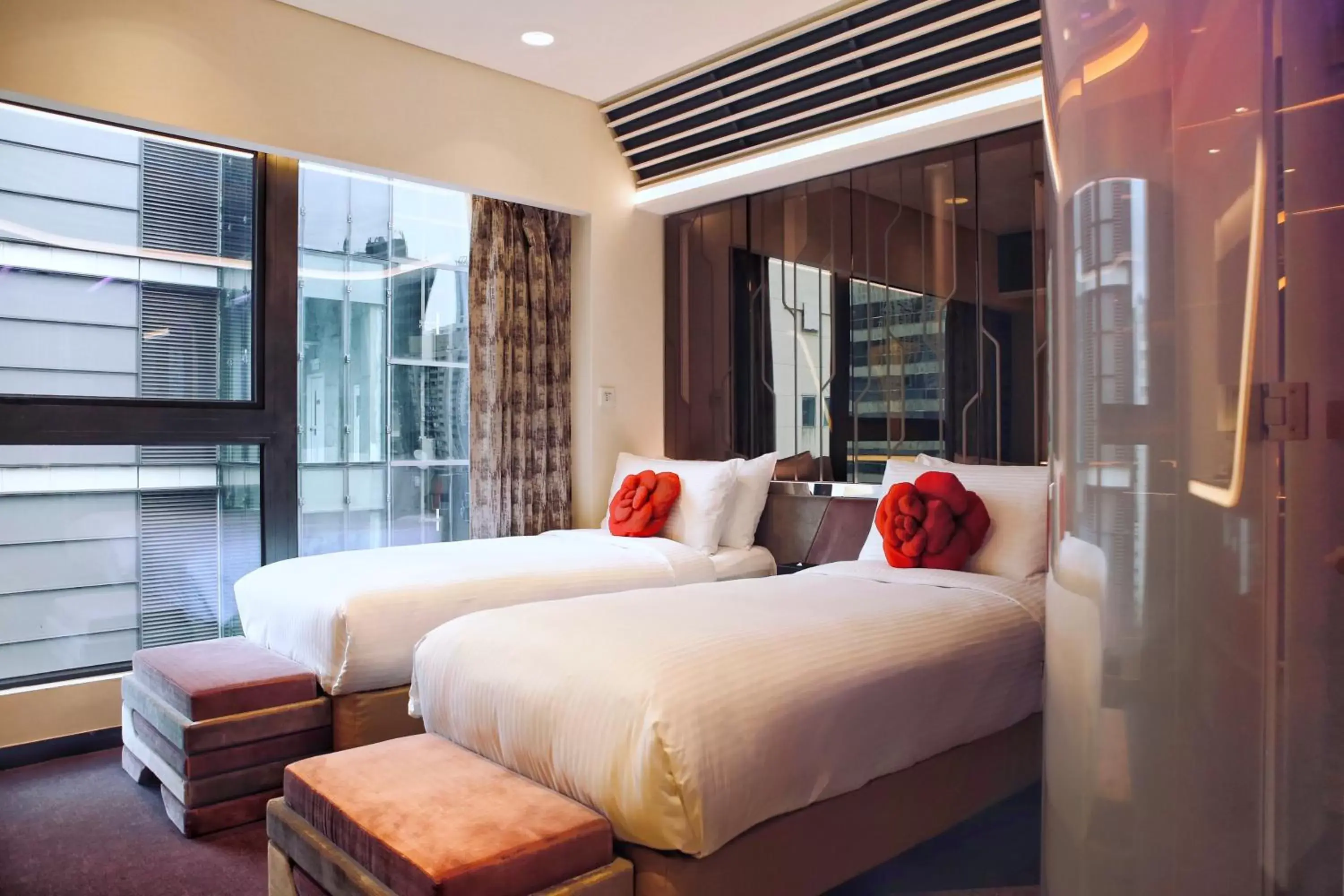 Living room, Bed in Butterfly on LKF Boutique Hotel Central