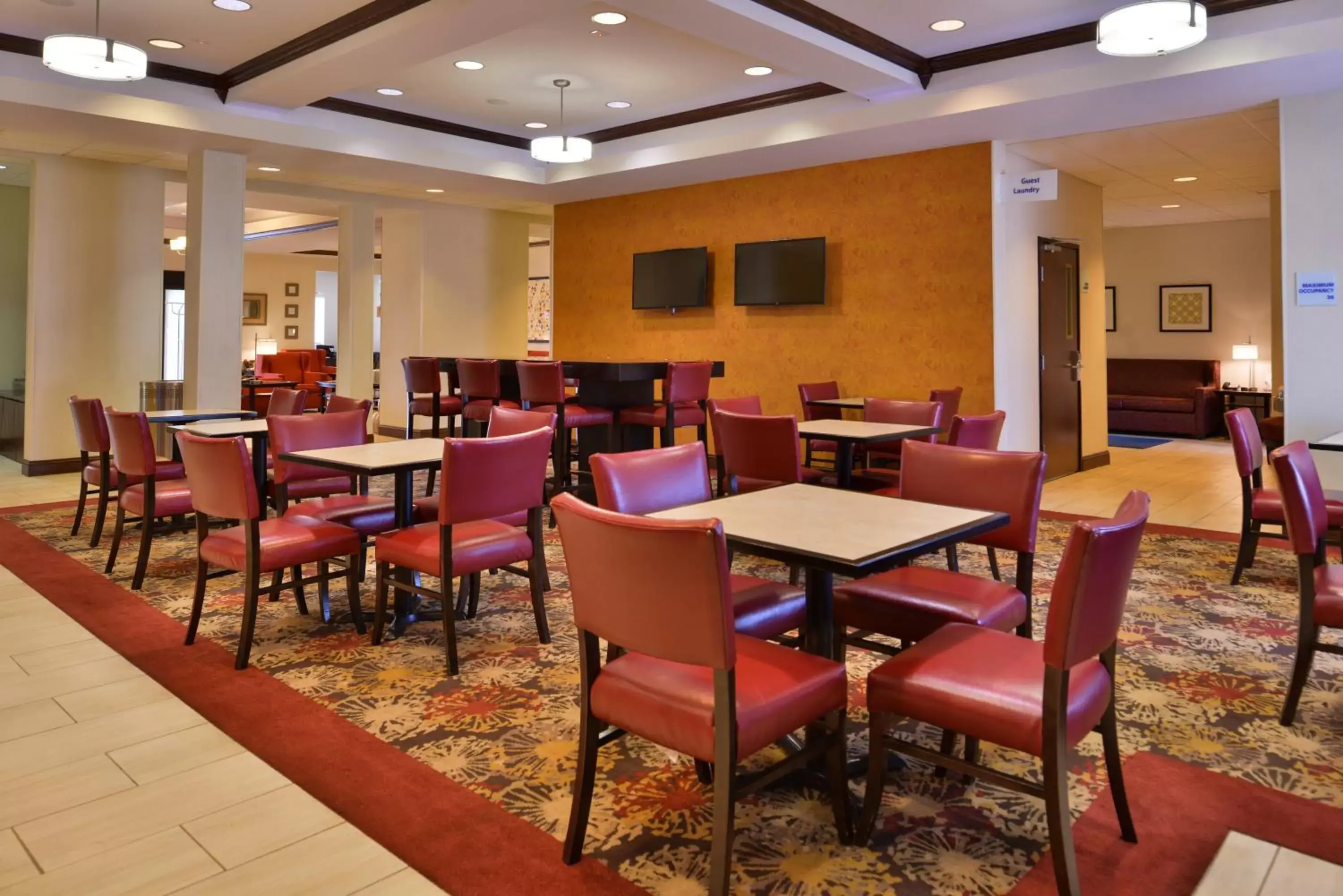 Breakfast, Restaurant/Places to Eat in Holiday Inn Express & Suites Pittsburg, an IHG Hotel