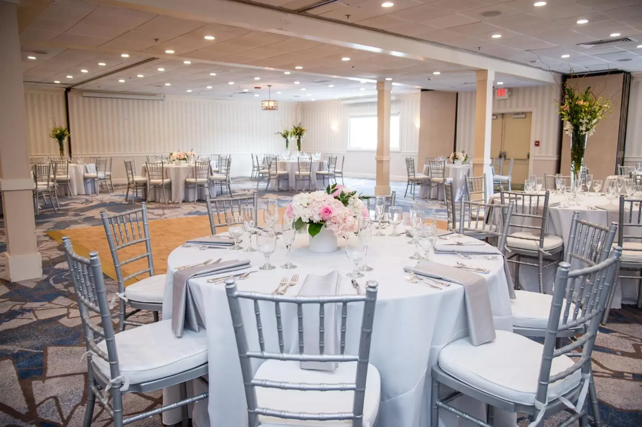 Banquet/Function facilities, Restaurant/Places to Eat in The Newport Harbor Hotel & Marina