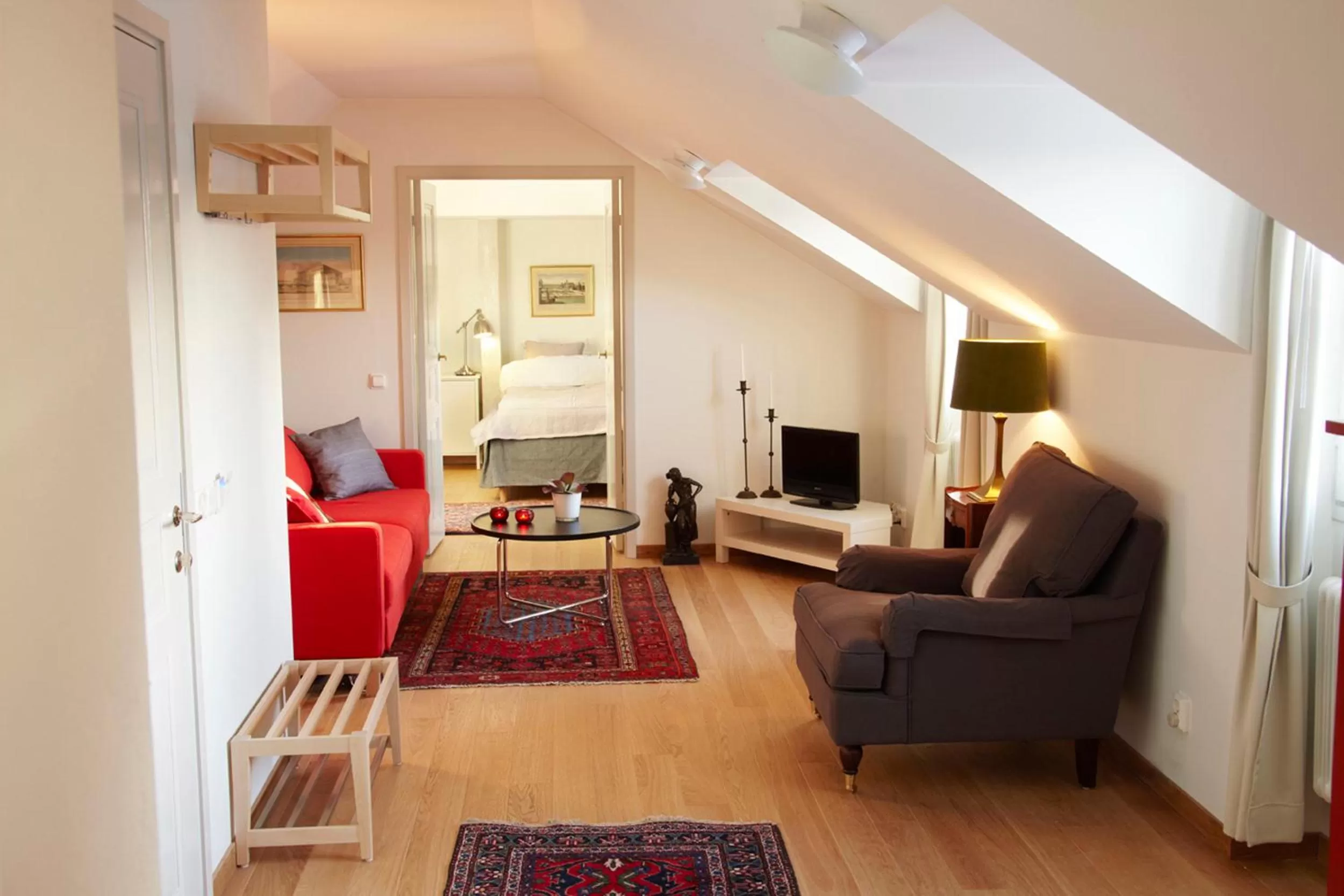 Living room in Lady Hamilton Apartments