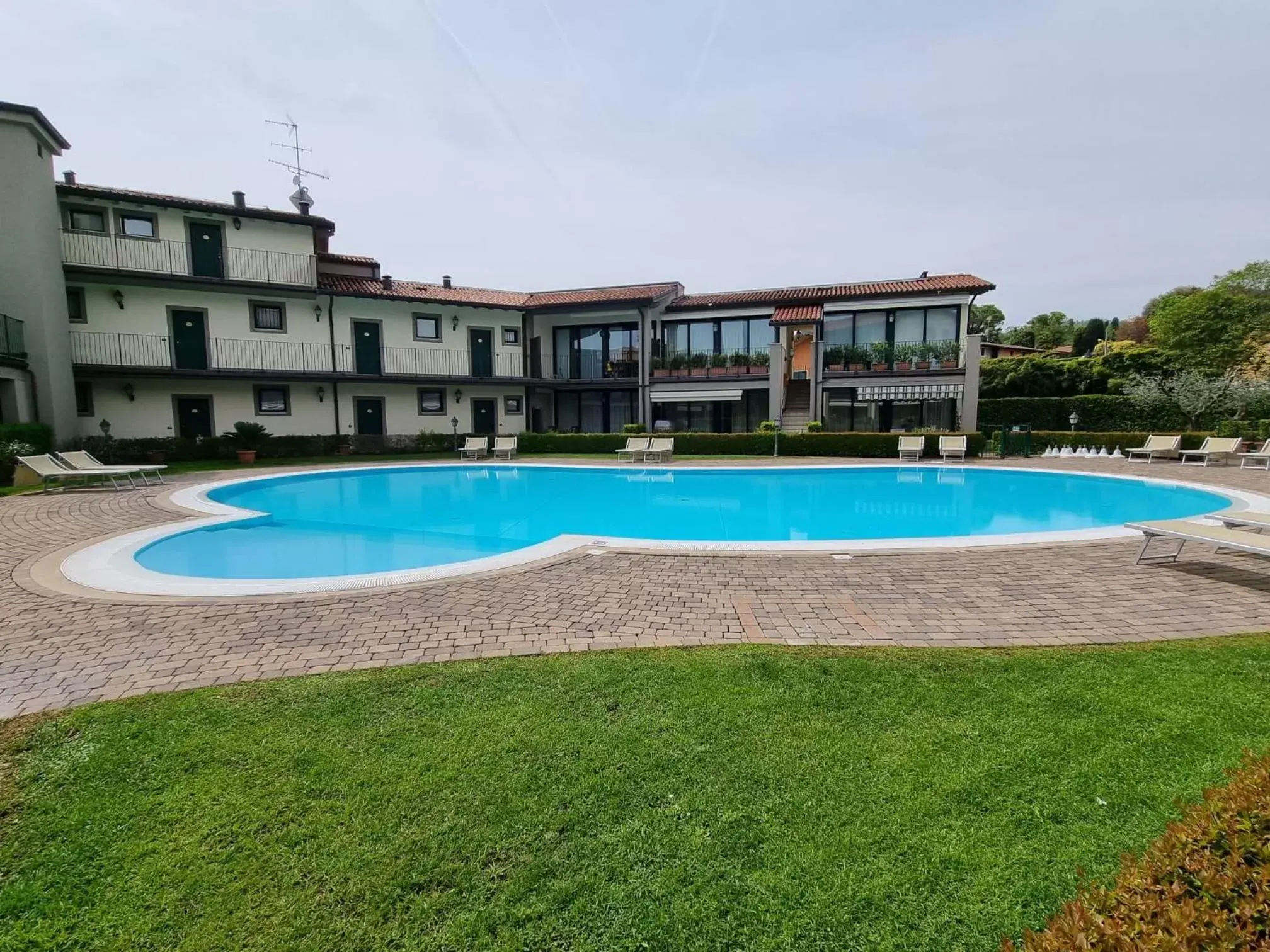 Spring, Swimming Pool in Le Terrazze sul Lago Hotel & Residence