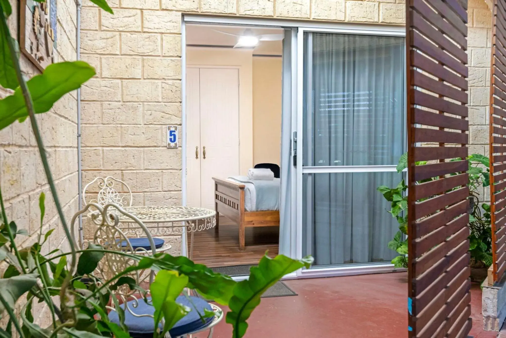 Inn The Tuarts Guest Lodge Busselton Accommodation - Adults Only