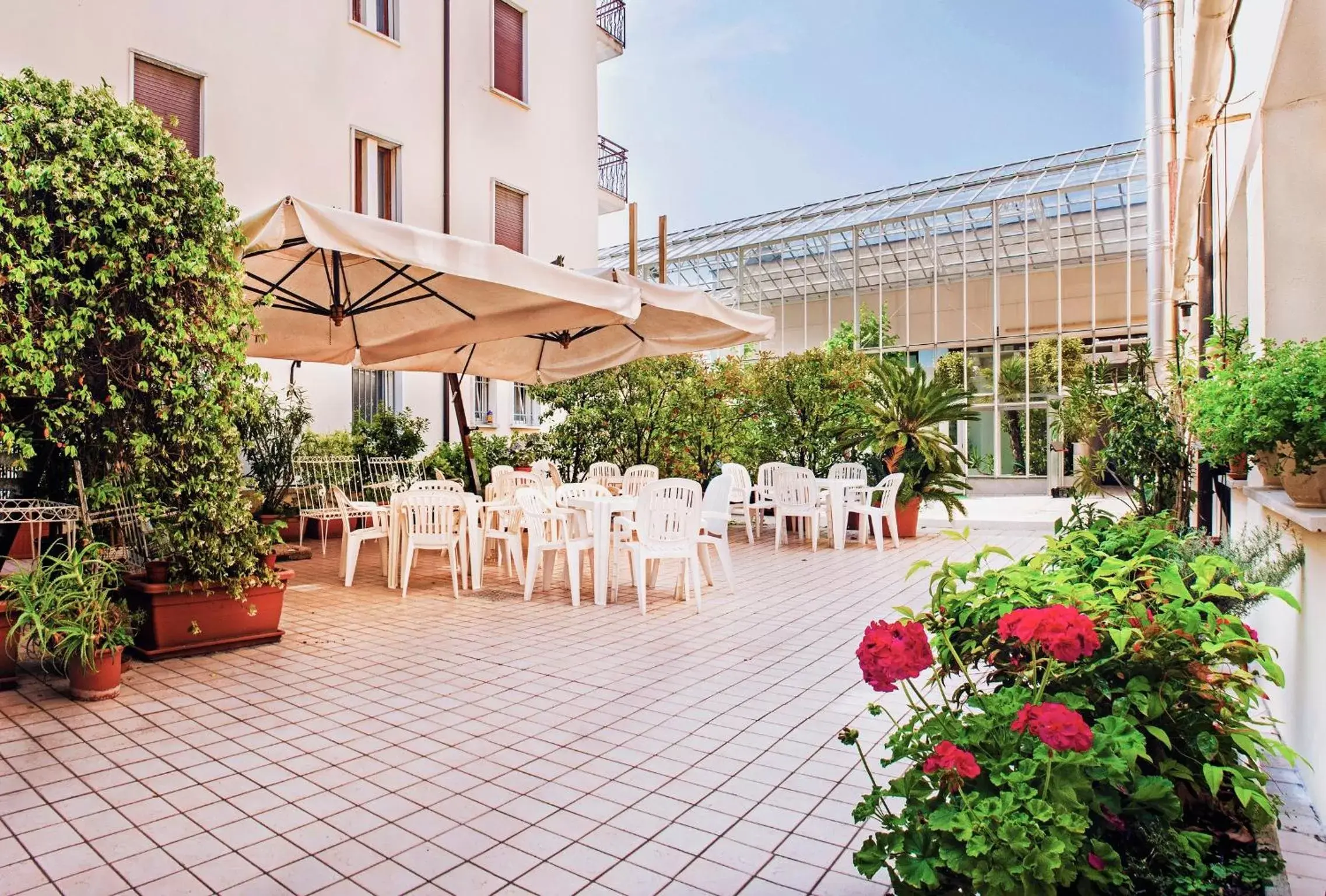 Patio, Restaurant/Places to Eat in Hotel Al Sole Terme