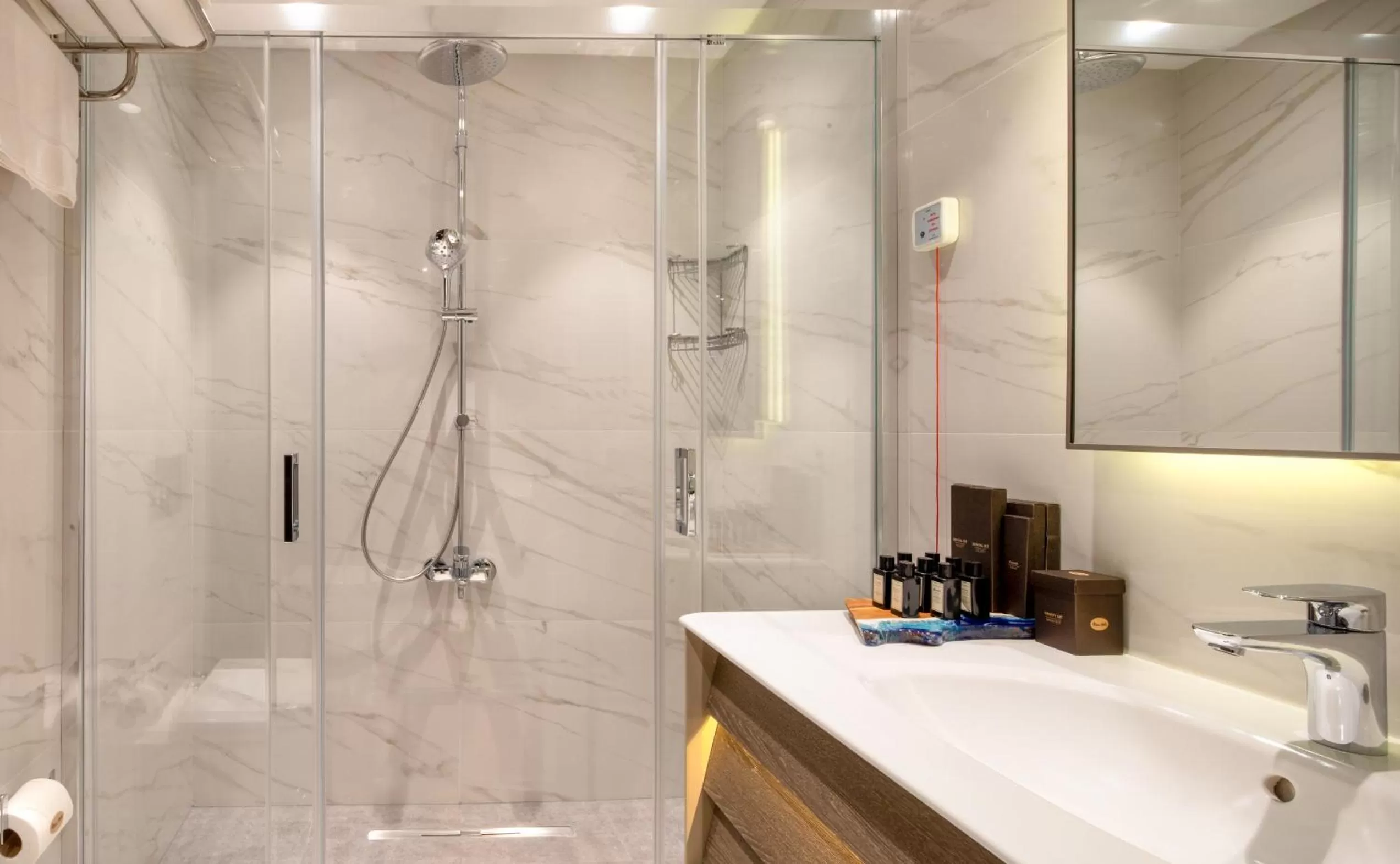 Toilet in Mula Hotel