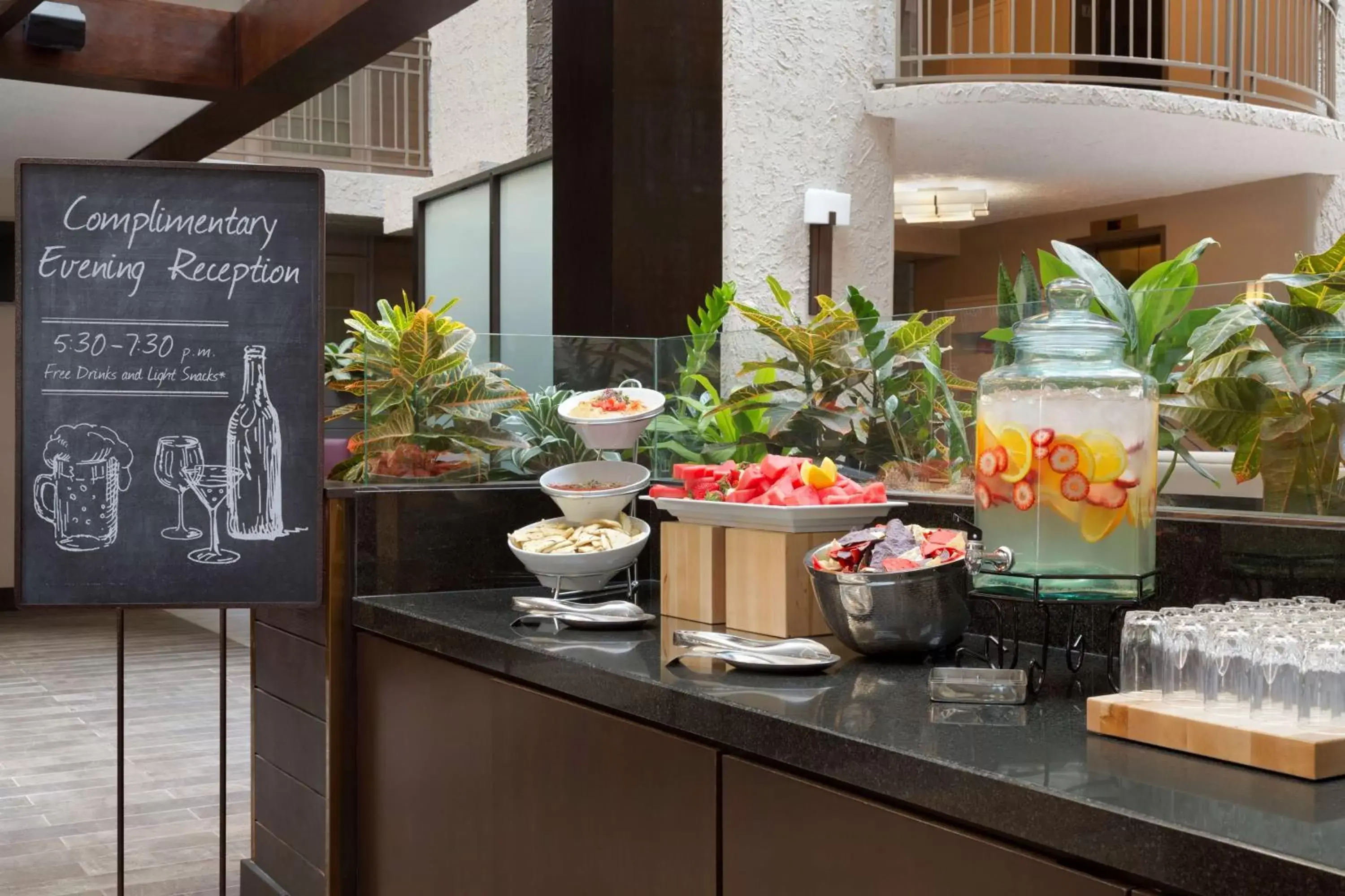 Dining area in Embassy Suites by Hilton El Paso