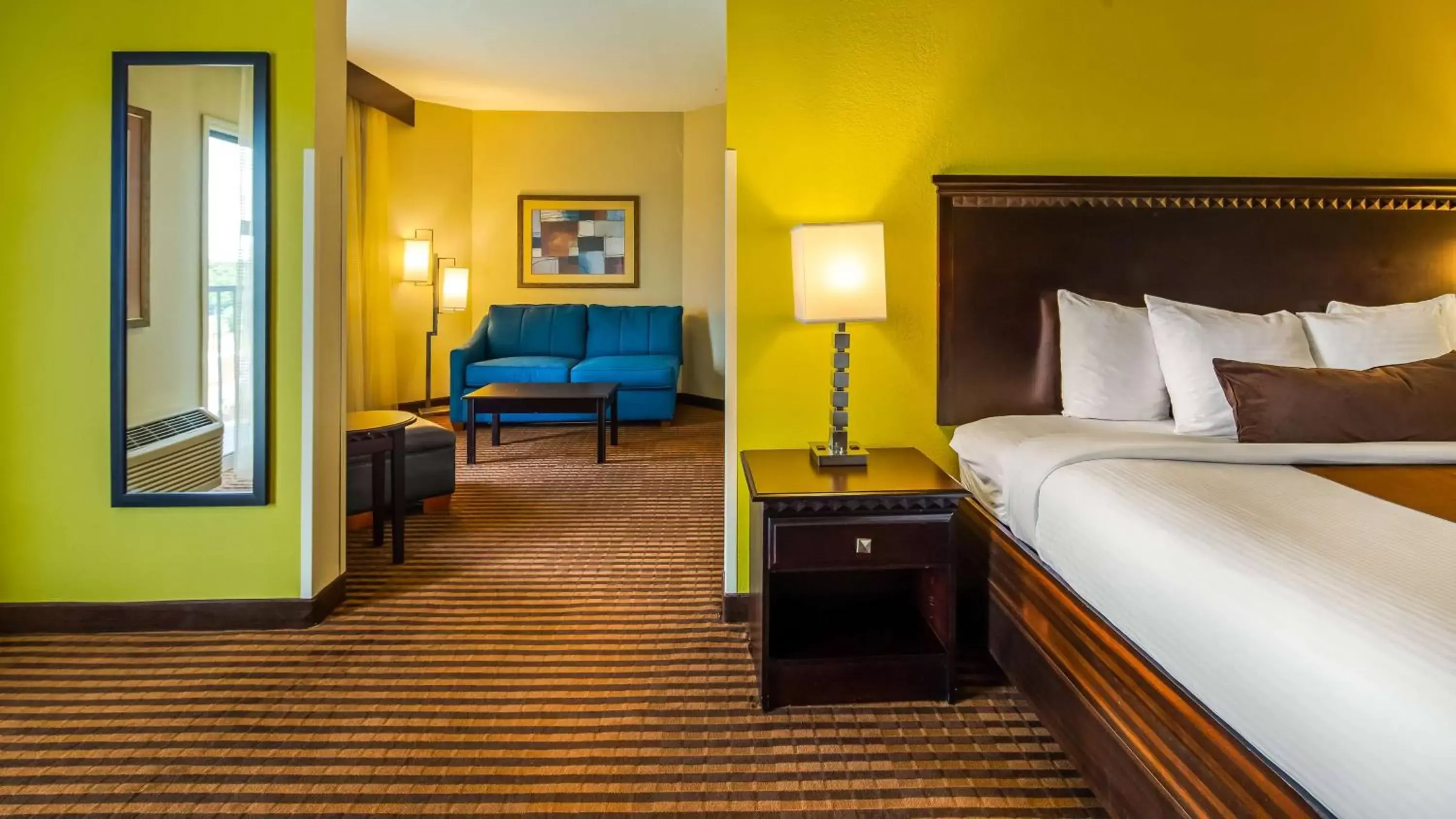 Photo of the whole room, Bed in Best Western Plus Atlanta Airport East
