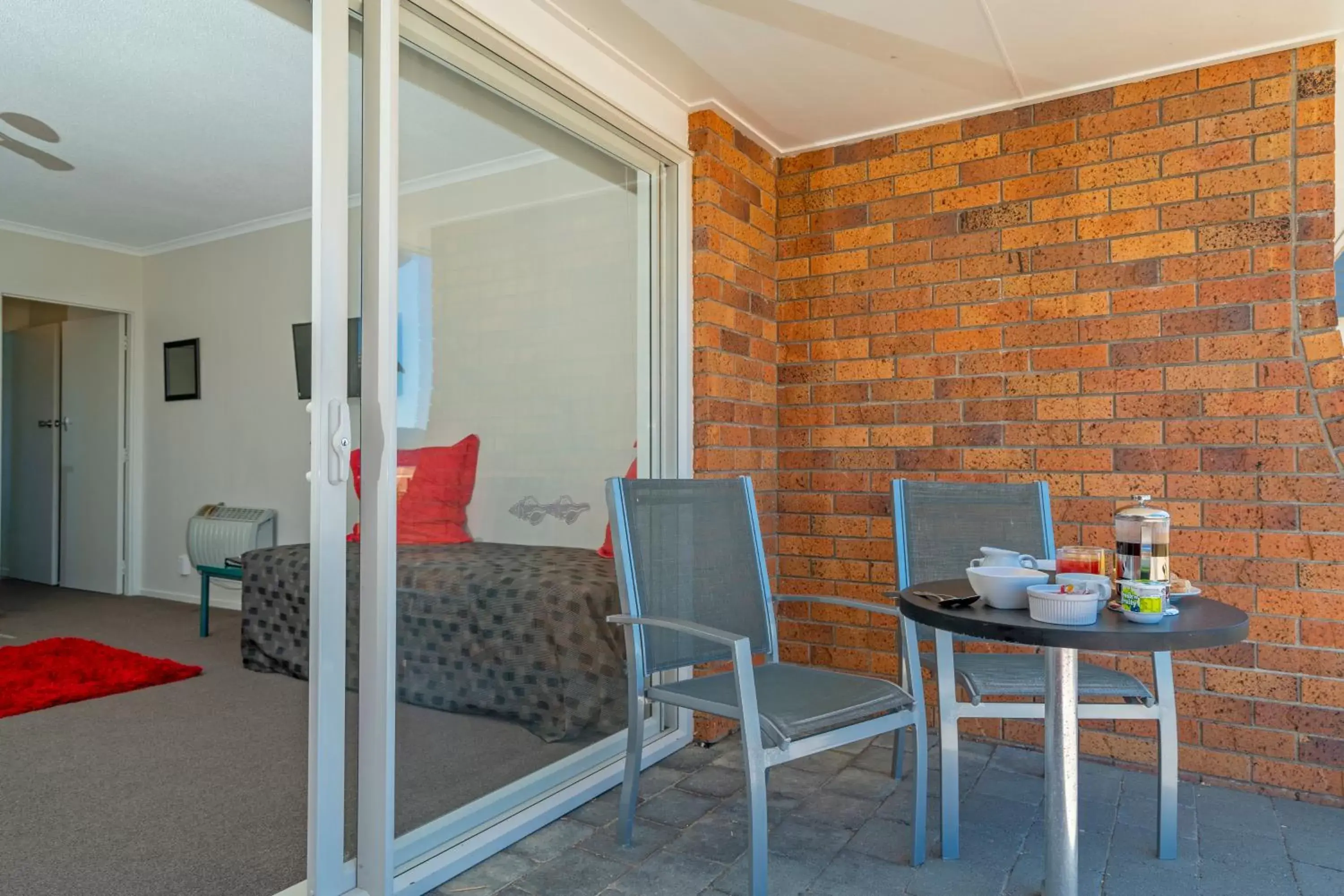 Balcony/Terrace in The Oceanside Motel