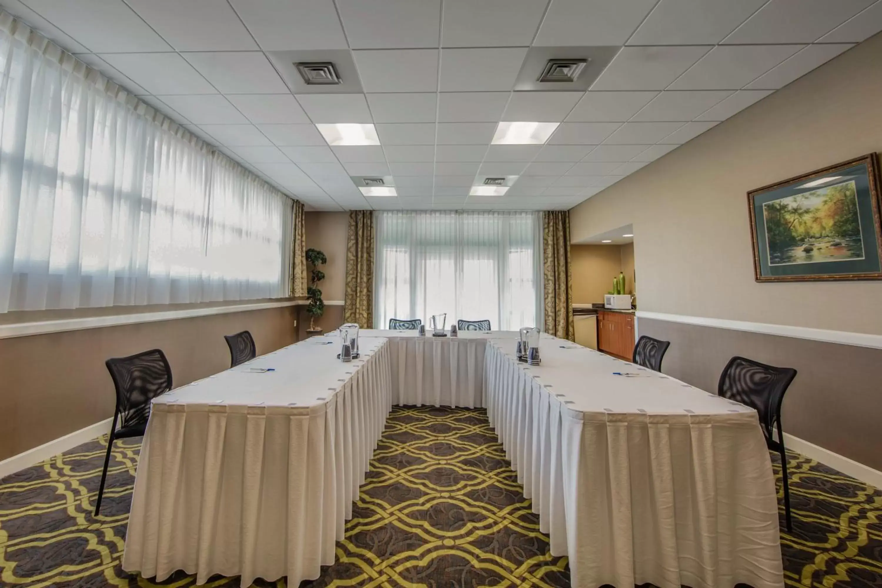 Business facilities in The Inn at Apple Valley, Ascend Hotel Collection