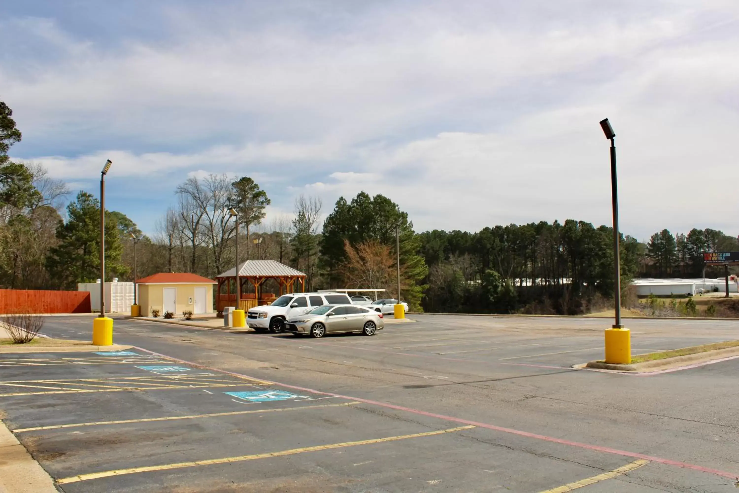 Parking in HomeTown Inn & Suites