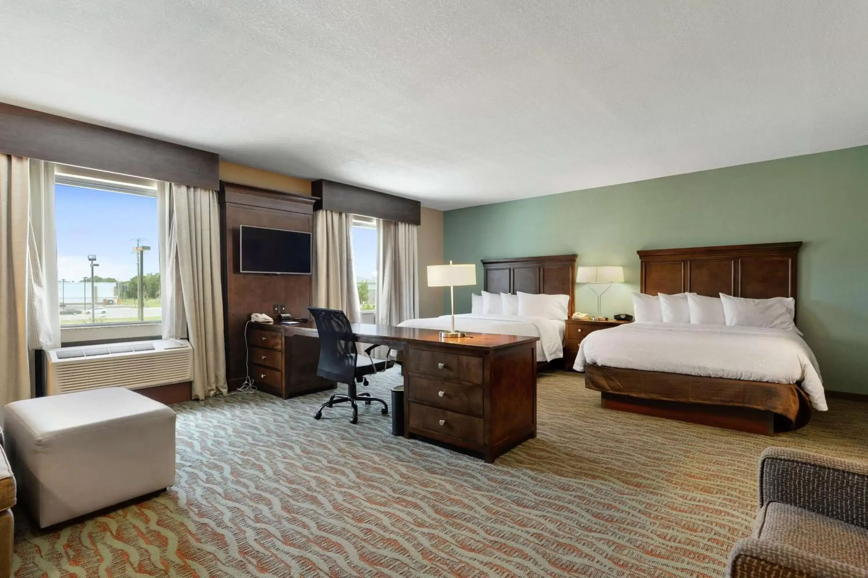 Bedroom in Hampton Inn & Suites Gulfport