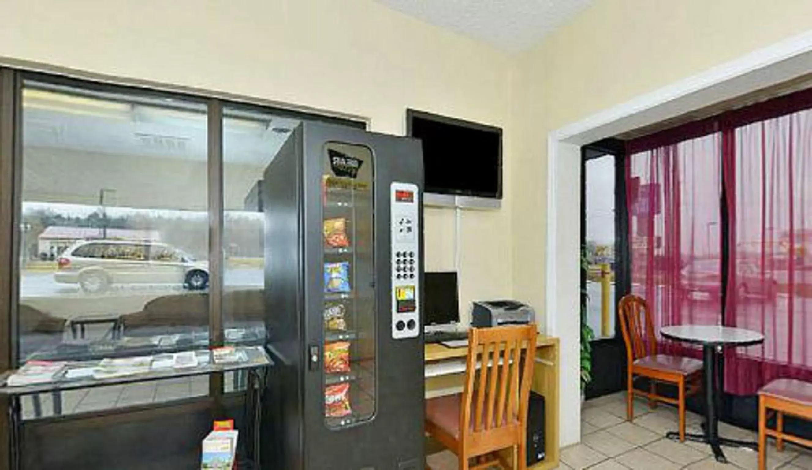 Lobby or reception, Restaurant/Places to Eat in Americas Best Value Inn - Fredericksburg North