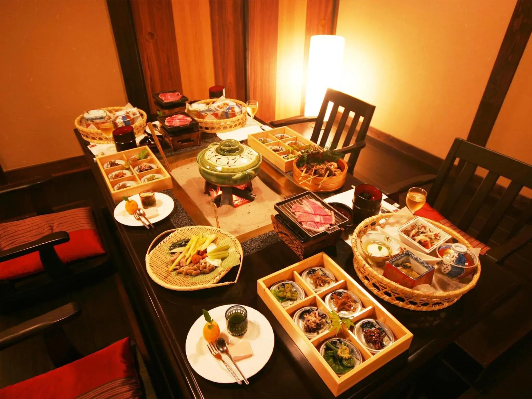 Dinner, Dining Area in Suikoen Ryokan