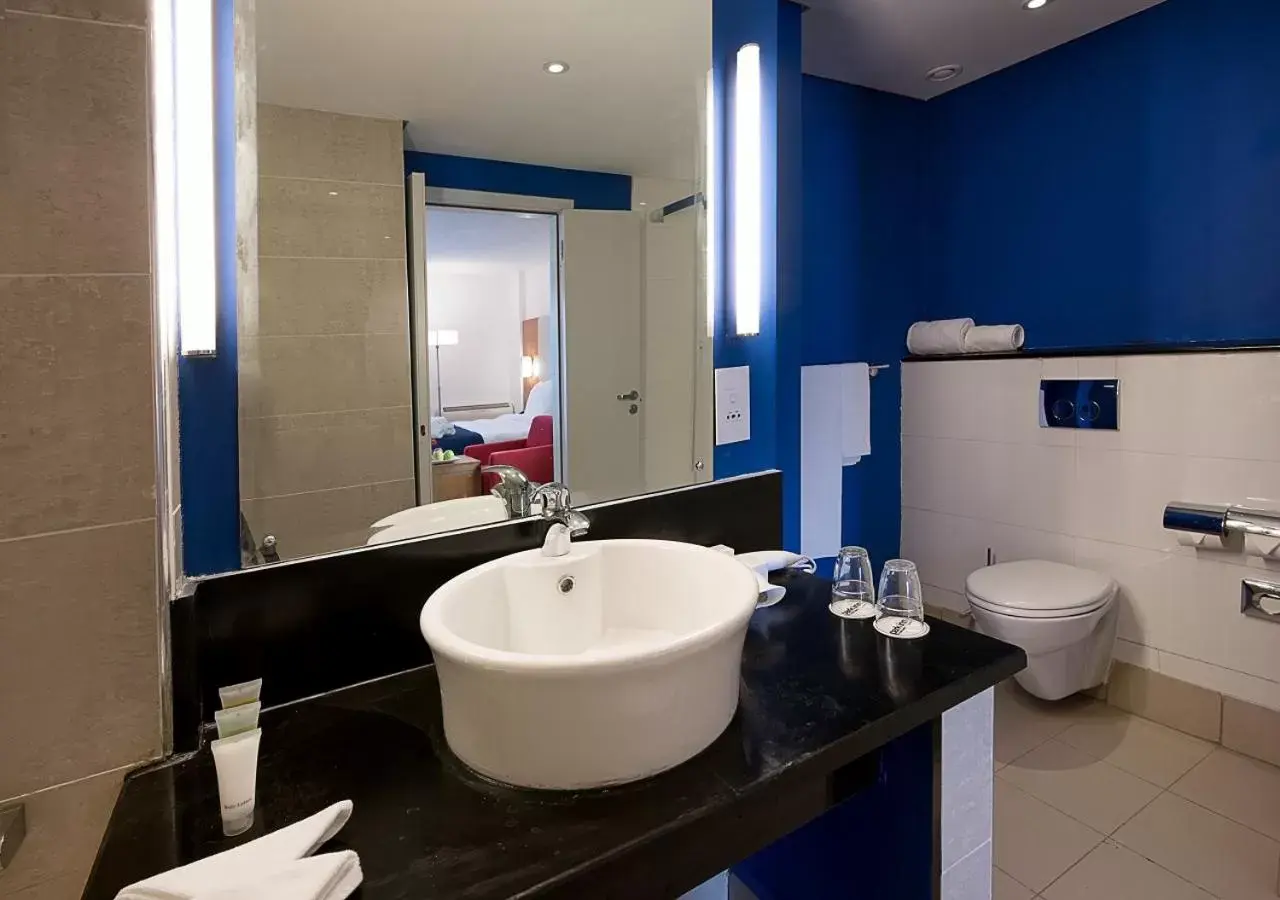 Toilet, Bathroom in Park Inn by Radisson Abeokuta