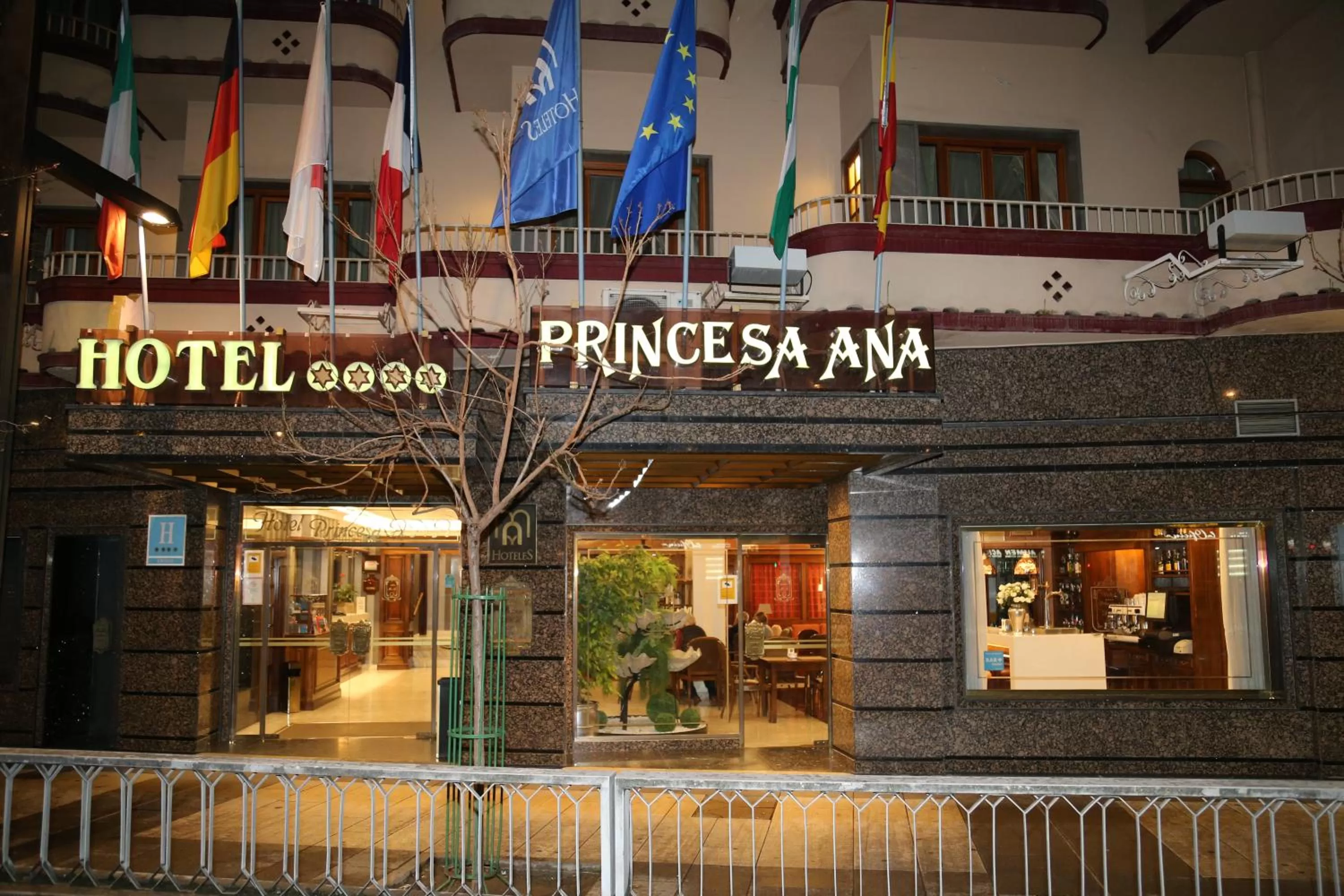 Facade/entrance in Princesa Ana