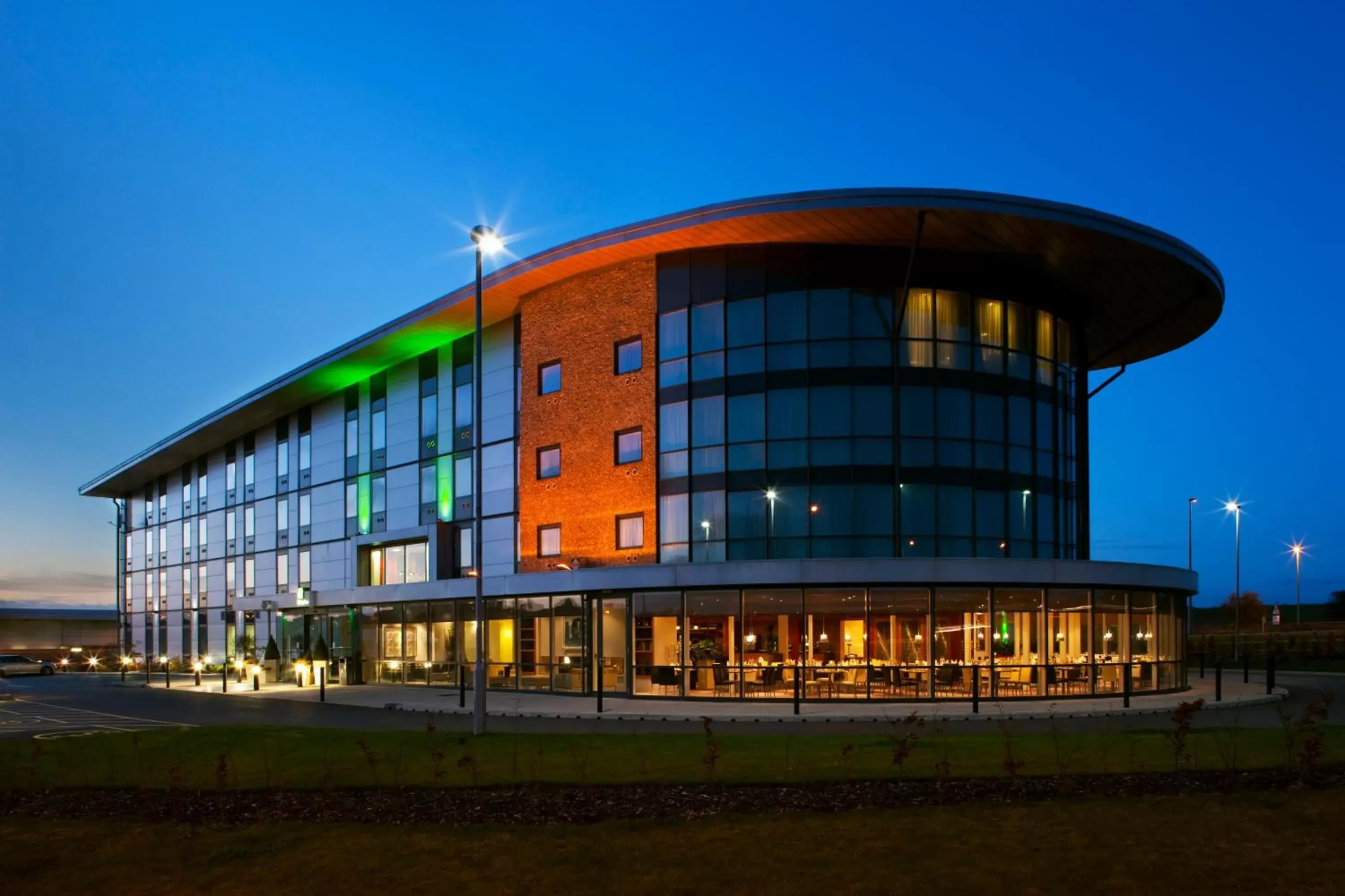 Property Building in Holiday Inn Salisbury - Stonehenge, an IHG Hotel