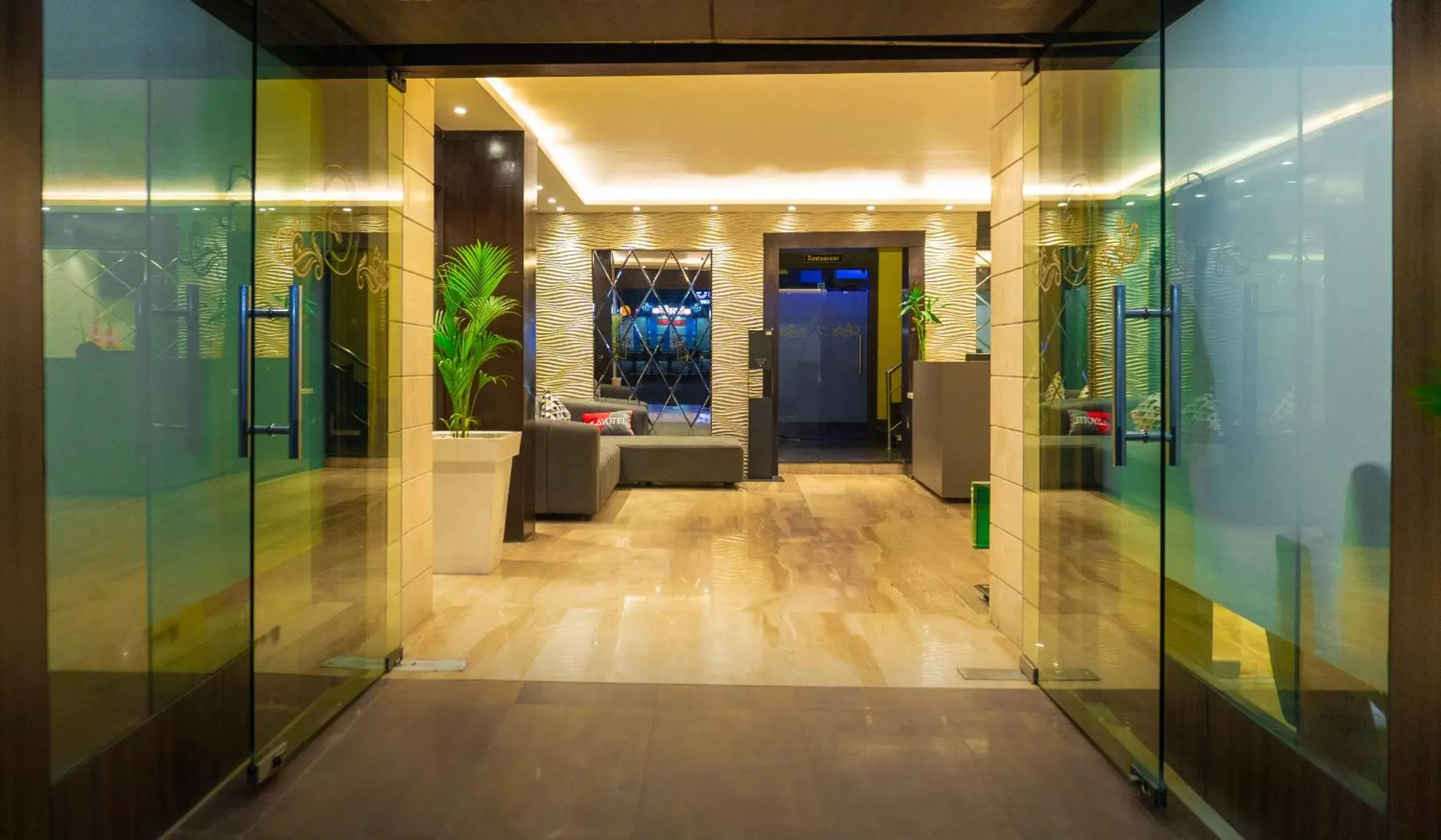 Facade/entrance in Hotel Golden Treat Facade/entrance in Hotel Golden Treat