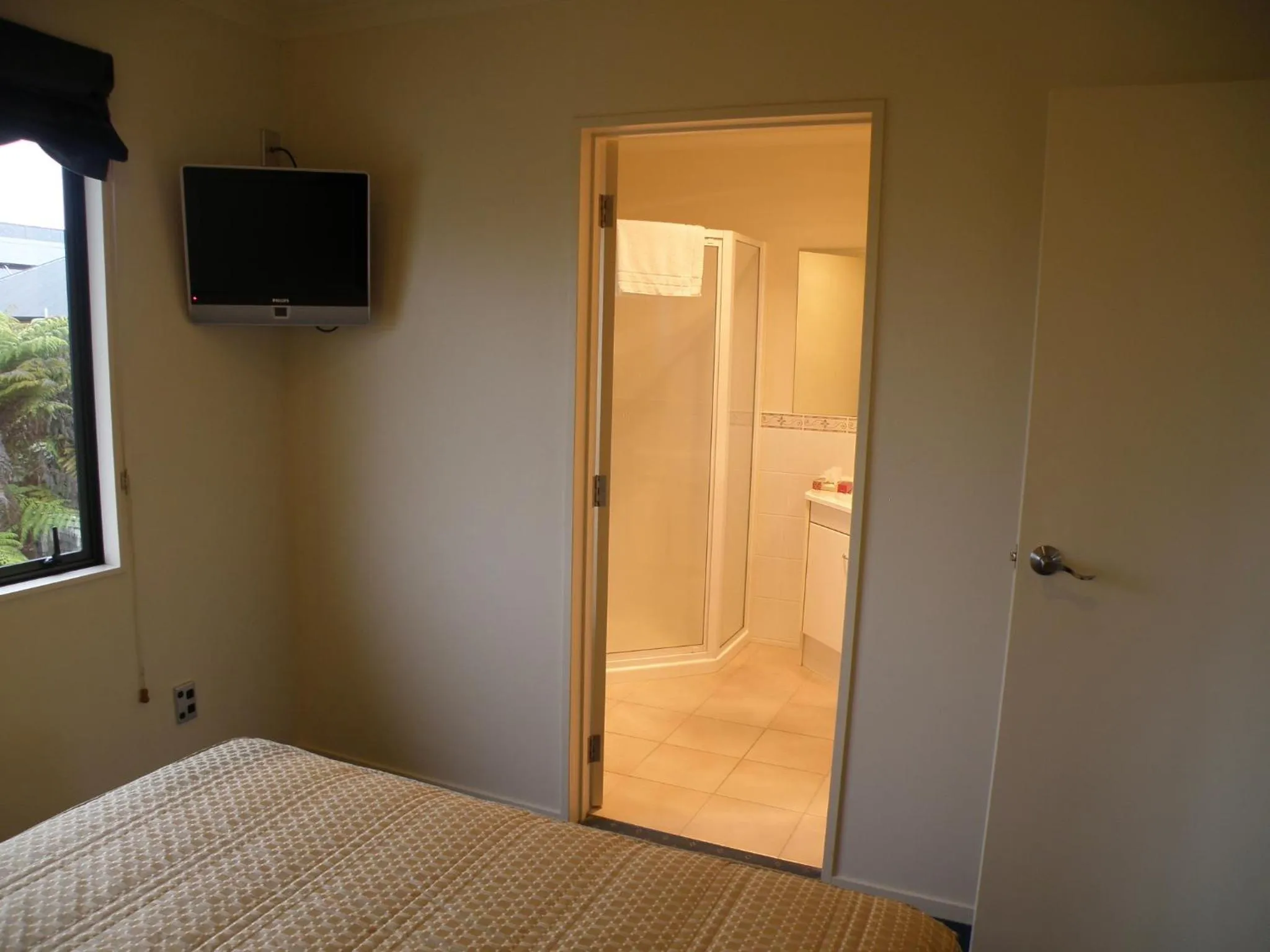 Bedroom, Bed in Stadium Motel