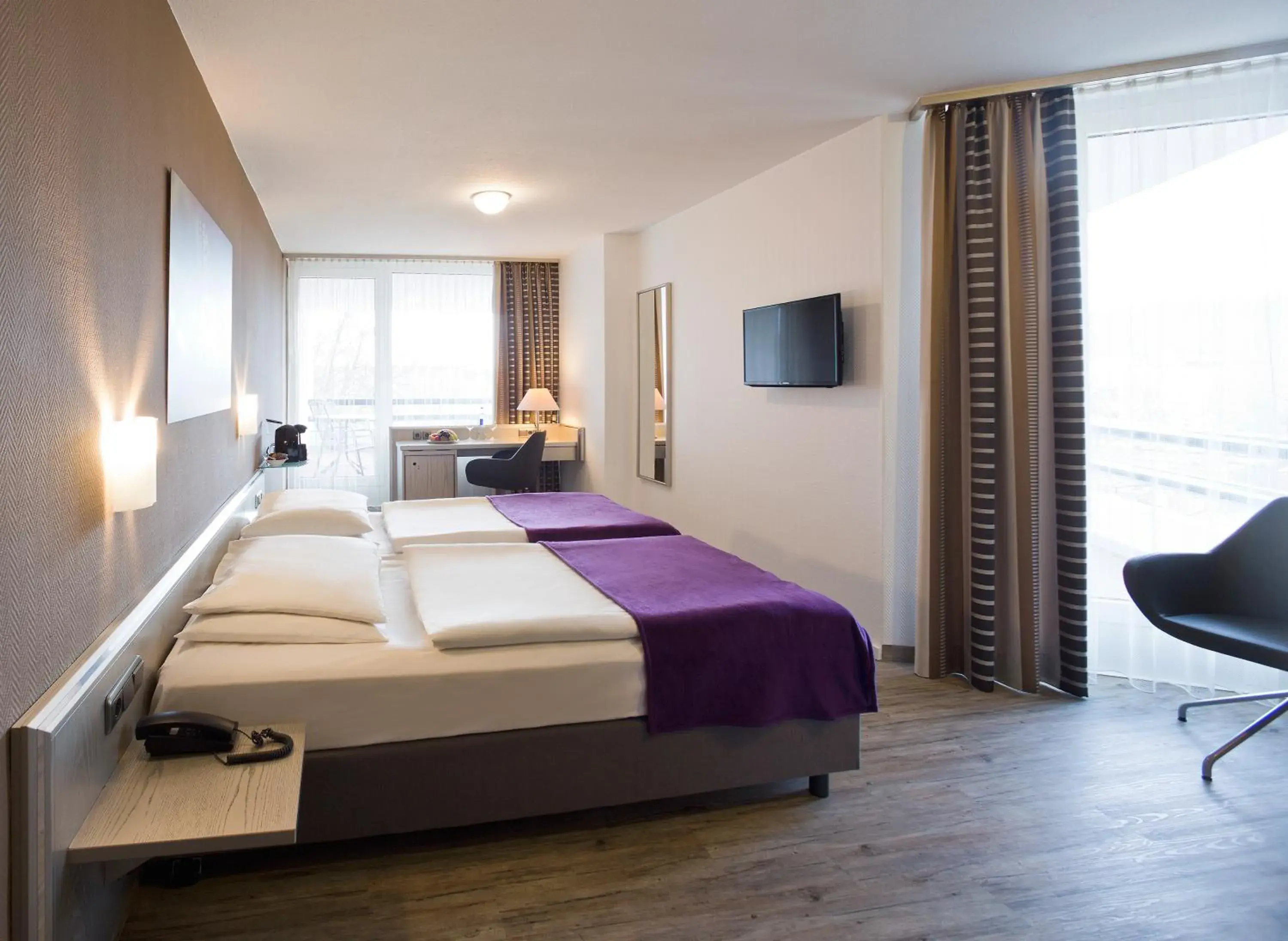 Bedroom, Bed in Mercure Hotel Hameln